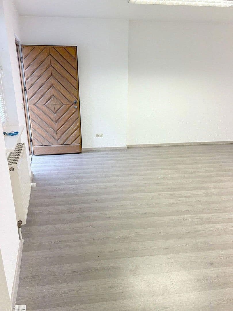 Pronájem kanceláře 43 m², Bad Wimpfen, Bádensko-Württembersko Pronájem kanceláře 43 m², Bad Wimpfen, Bádensko-Württembersko
