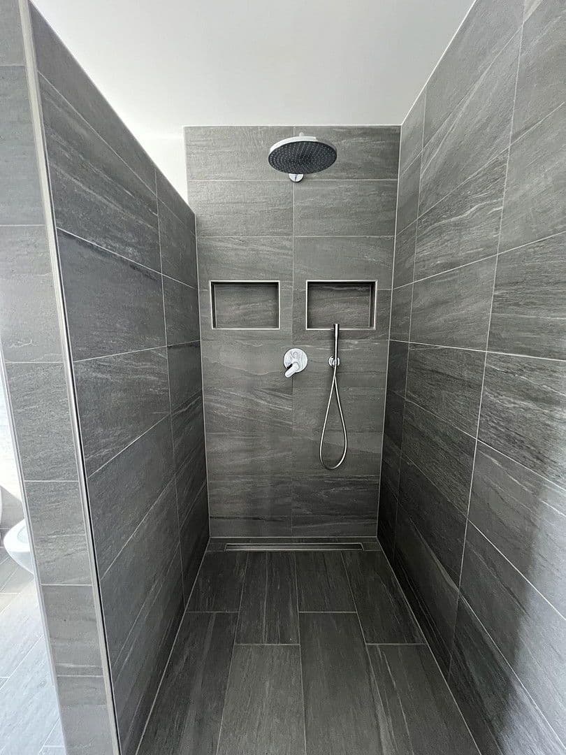 Prodej domu 178 m², pozemek 265 m², Vettelhovener Strasse 124 A, Grafschaft, Porýní-Falc Prodej domu 178 m², pozemek 265 m², Vettelhovener Strasse 124 A, Grafschaft, Porýní-Falc