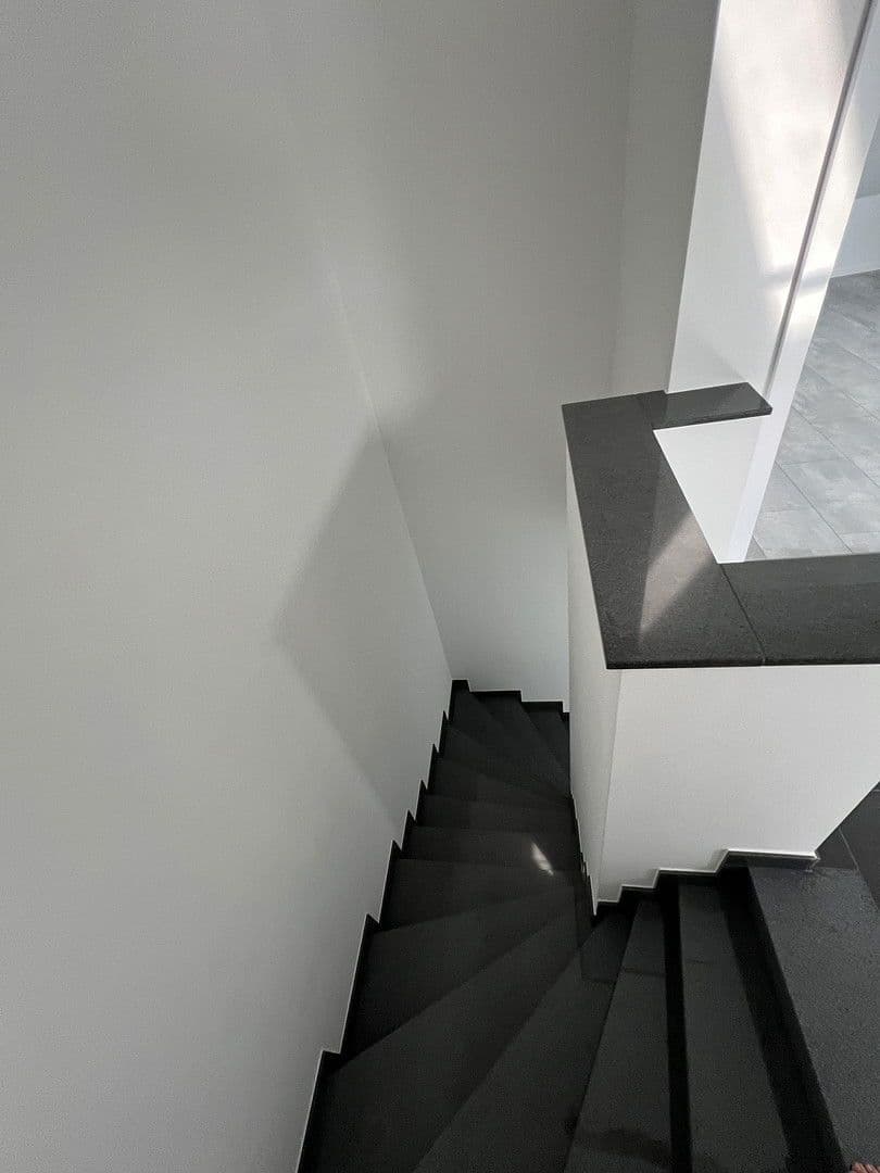 Prodej domu 178 m², pozemek 265 m², Vettelhovener Strasse 124 A, Grafschaft, Porýní-Falc Prodej domu 178 m², pozemek 265 m², Vettelhovener Strasse 124 A, Grafschaft, Porýní-Falc