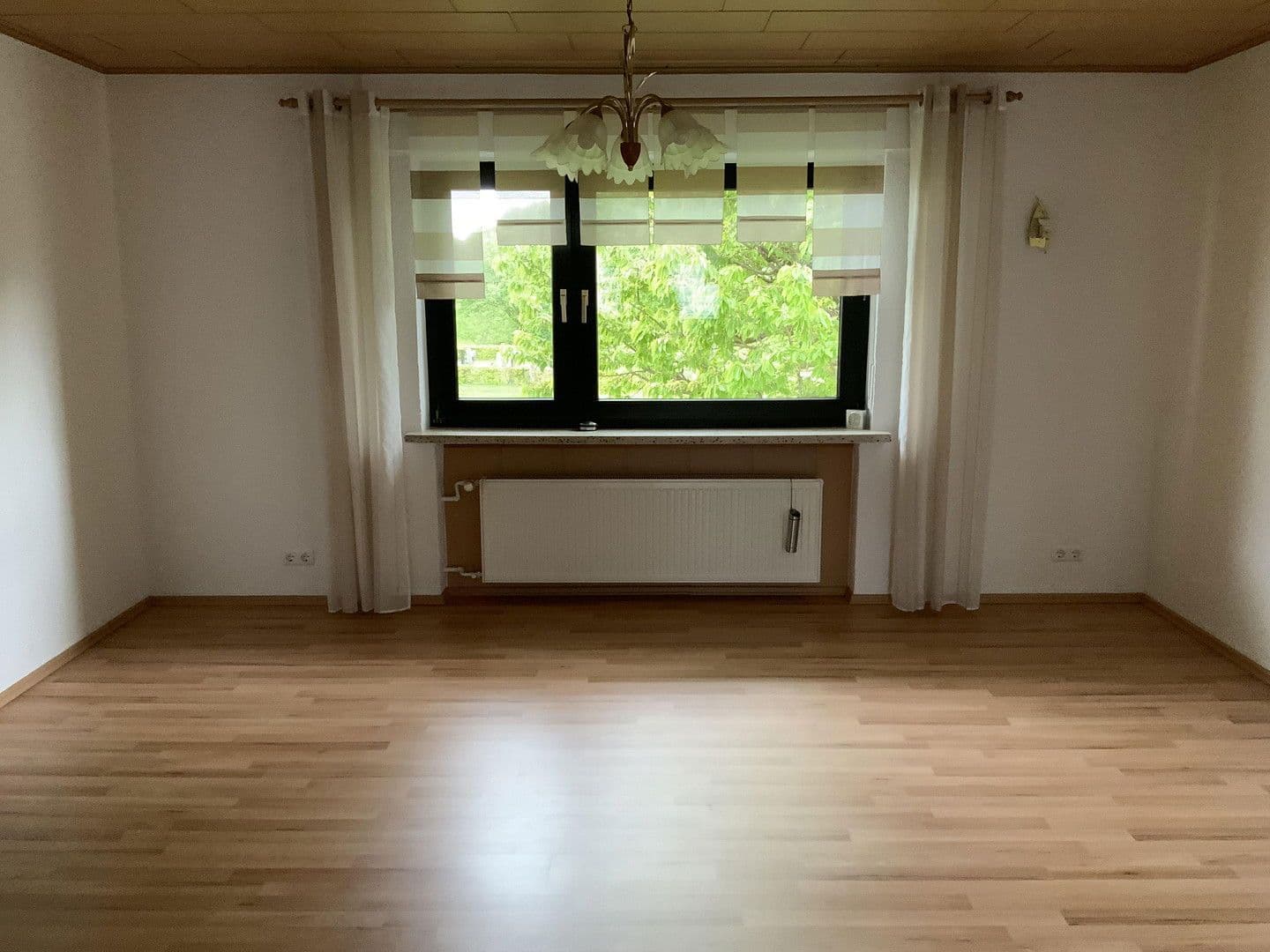 Prodej domu 195 m², pozemek 1.289 m², Merenberg, Hessen Prodej domu 195 m², pozemek 1.289 m², Merenberg, Hessen