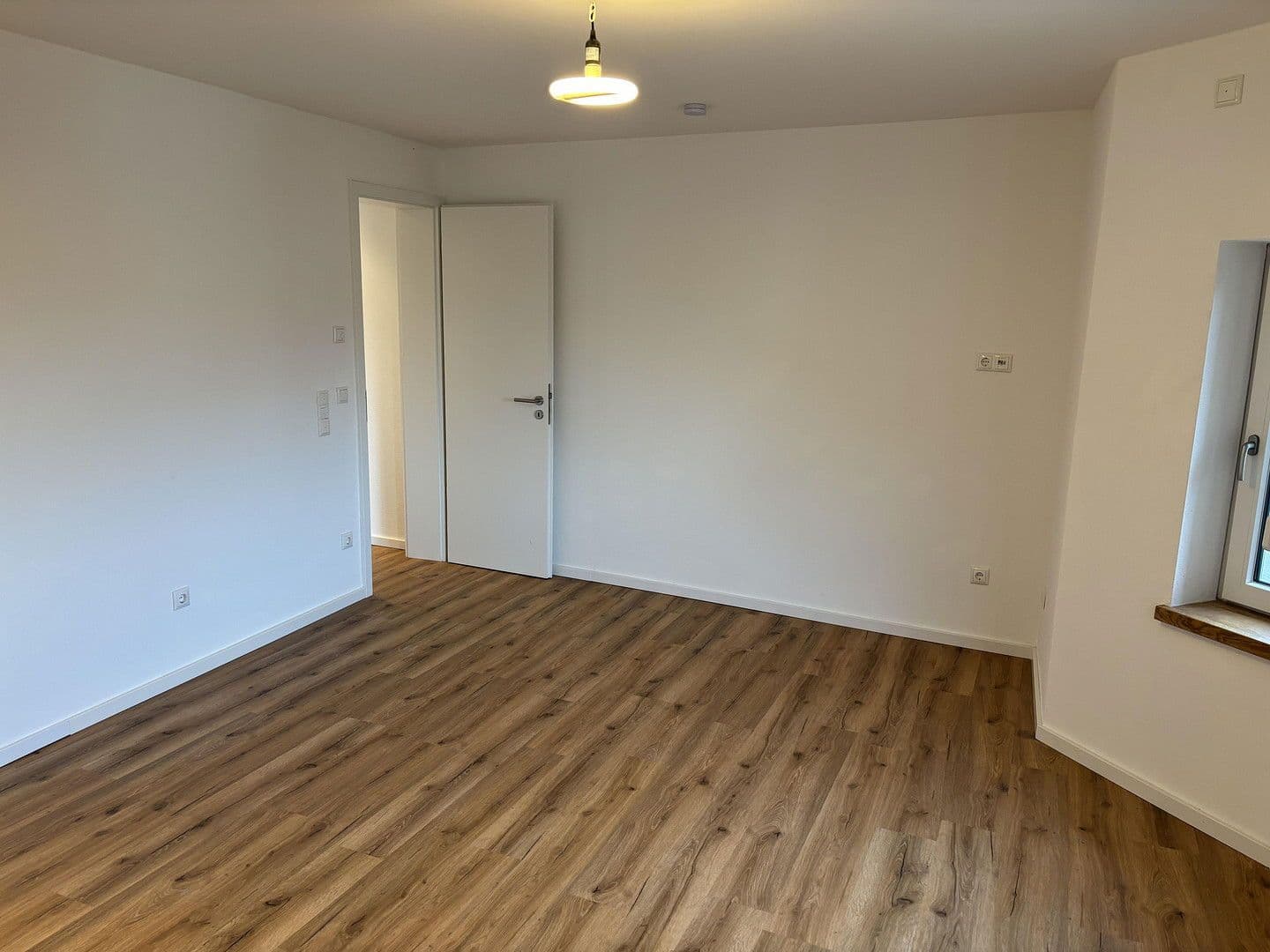 Pronájem bytu 3+1 82 m², Kostelec nad Lesy, Bavorsko Pronájem bytu 3+1 82 m², Kostelec nad Lesy, Bavorsko