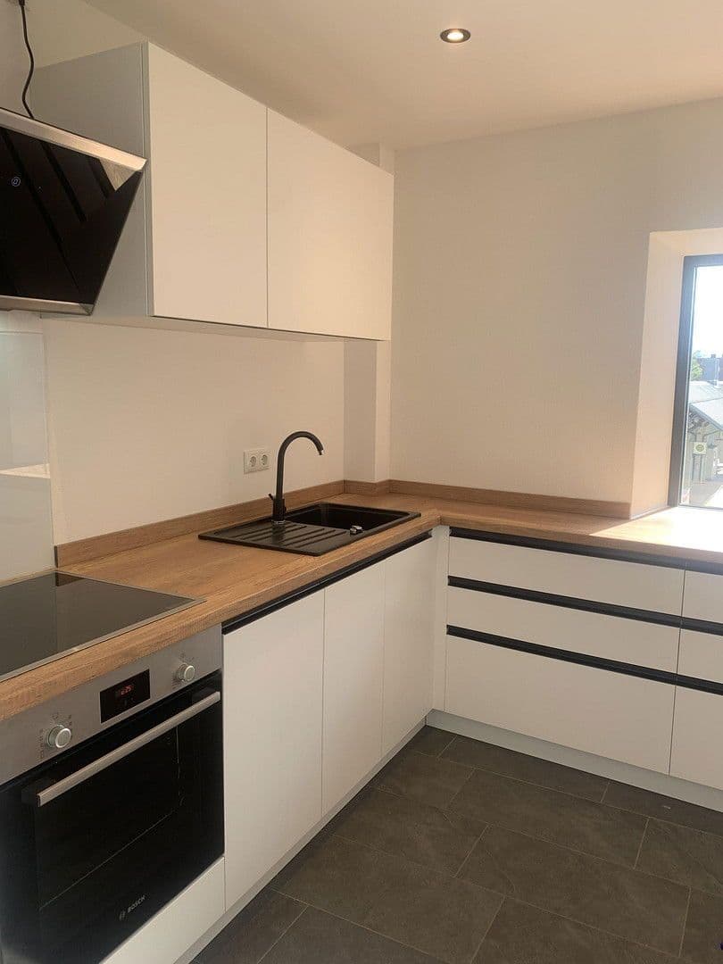 Pronájem bytu 3+1 82 m², Kostelec nad Lesy, Bavorsko Pronájem bytu 3+1 82 m², Kostelec nad Lesy, Bavorsko