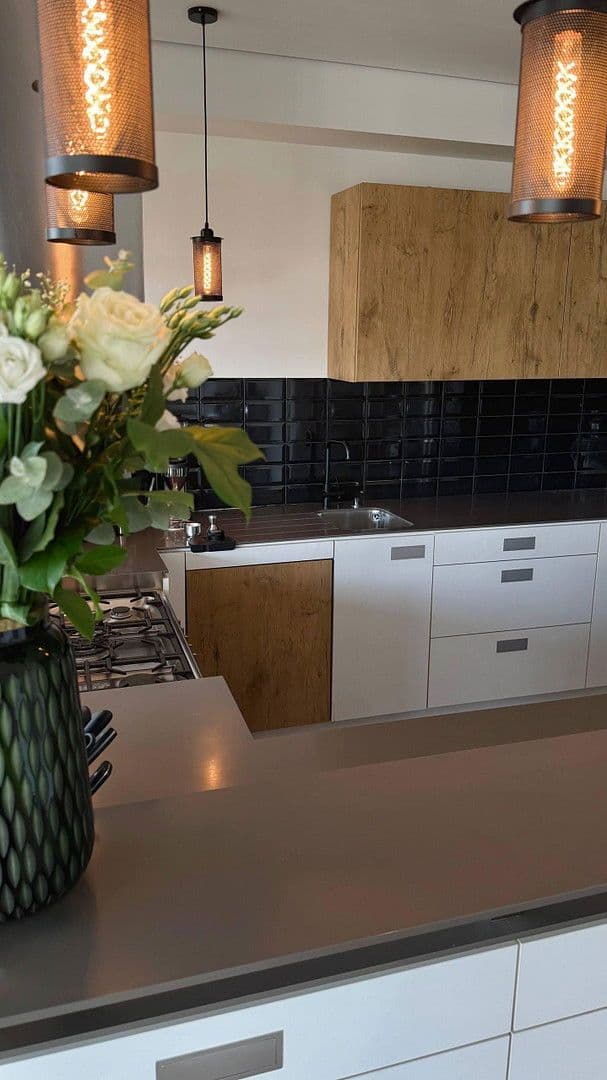 Pronájem bytu 3+1 144 m², Hürth, Severní Porýní-Vestfálsko Pronájem bytu 3+1 144 m², Hürth, Severní Porýní-Vestfálsko