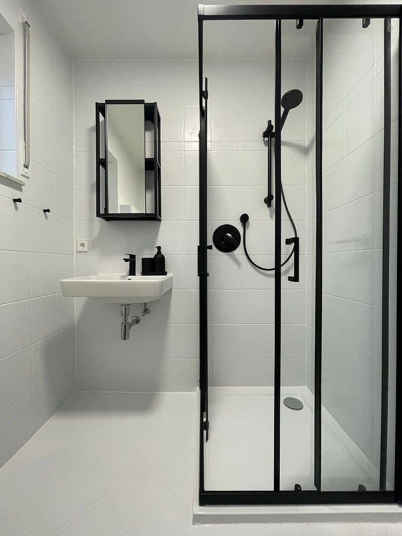 Pronájem bytu 1+1 29 m², Schanzstr. 63, Reutlingen, Bádensko-Württembersko Pronájem bytu 1+1 29 m², Schanzstr. 63, Reutlingen, Bádensko-Württembersko