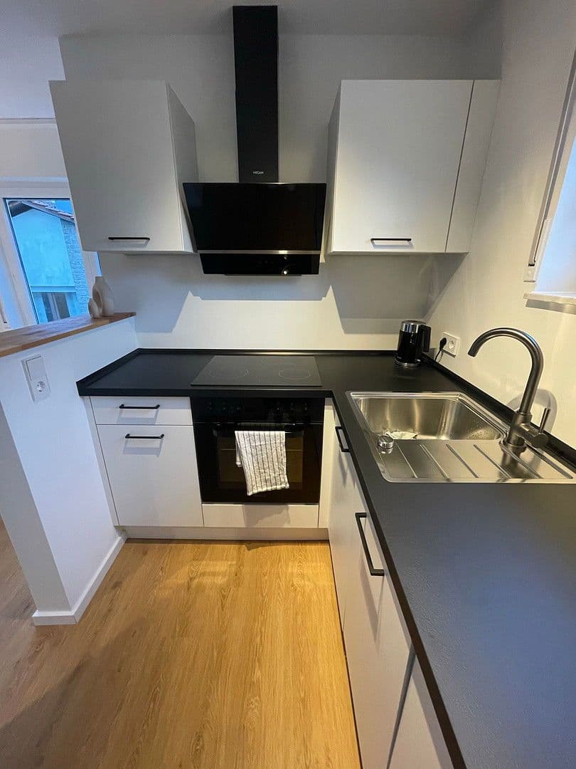 Pronájem bytu 1+1 29 m², Schanzstr. 63, Reutlingen, Bádensko-Württembersko Pronájem bytu 1+1 29 m², Schanzstr. 63, Reutlingen, Bádensko-Württembersko