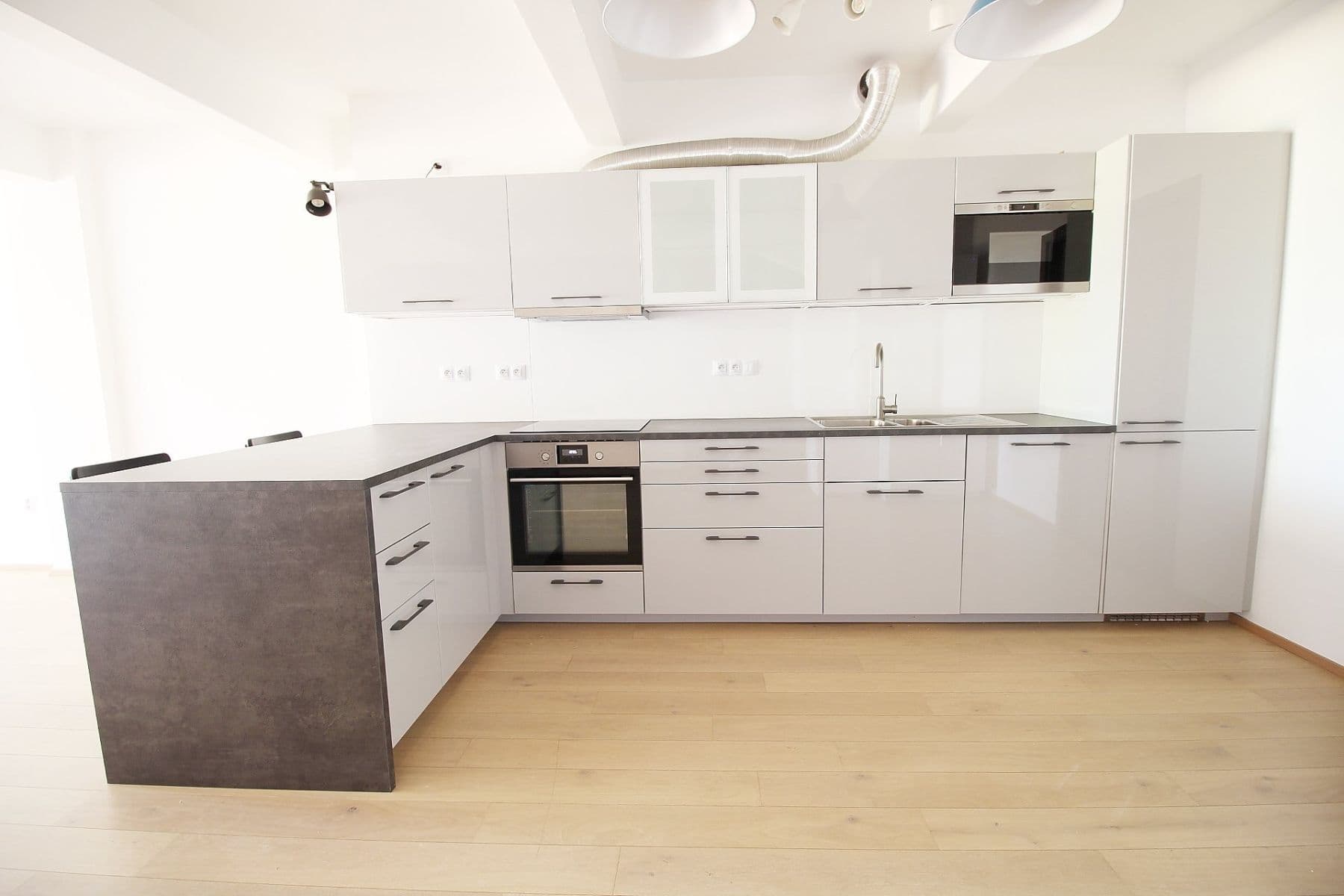 Pronájem bytu 1+kk 86 m², U sladovny, Praha, Praha Pronájem bytu 1+kk 86 m², U sladovny, Praha, Praha