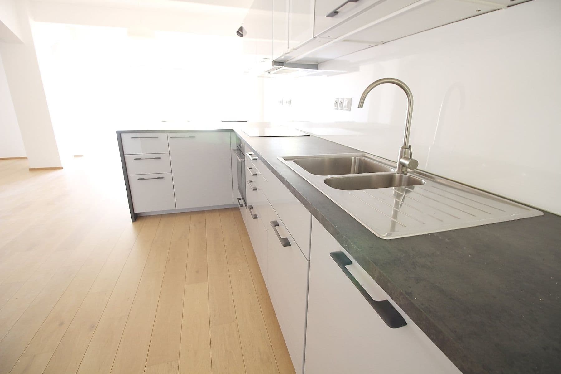 Pronájem bytu 1+kk 86 m², U sladovny, Praha, Praha Pronájem bytu 1+kk 86 m², U sladovny, Praha, Praha