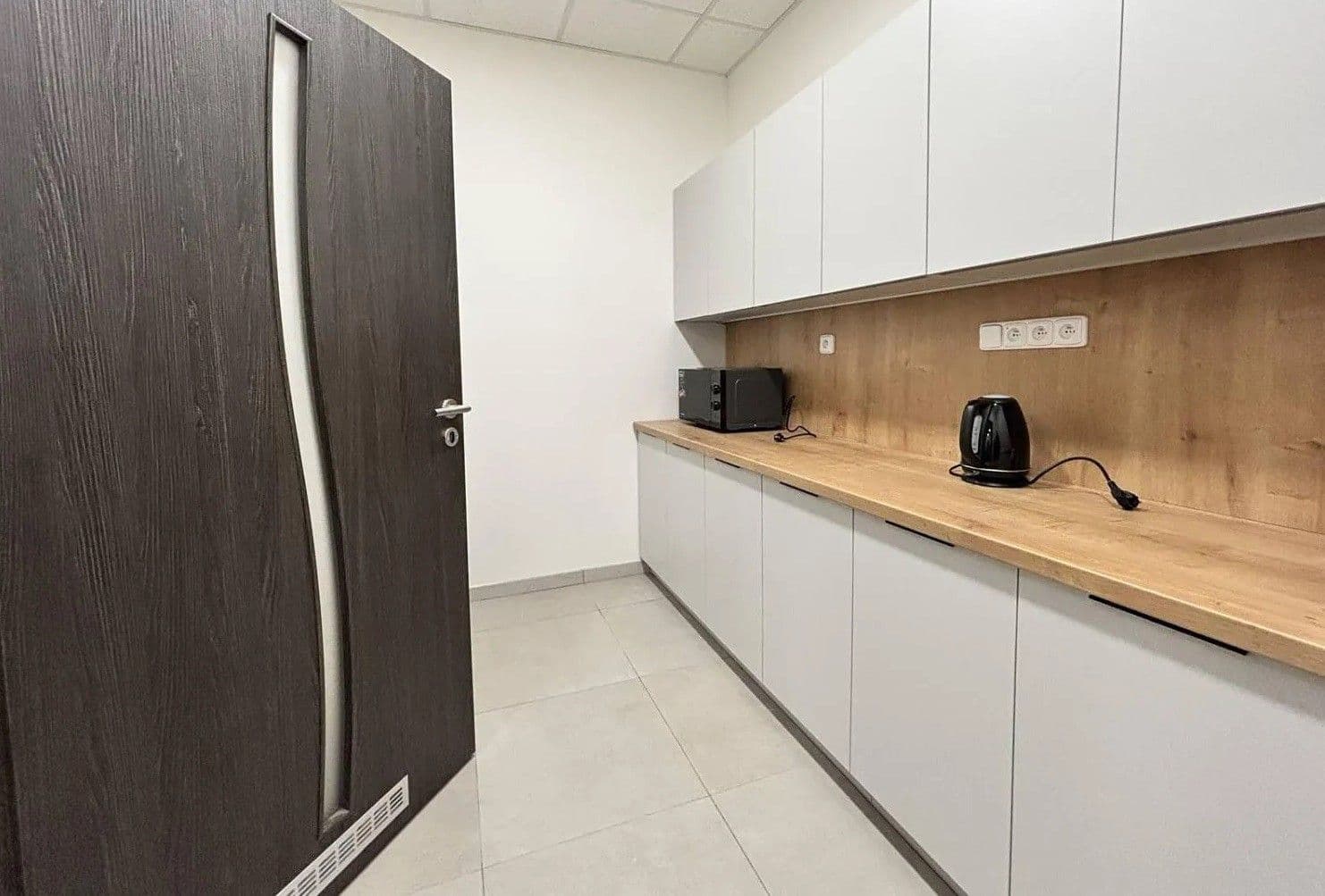 Pronájem kanceláře 19 m², Kurzova, Praha, Praha Pronájem kanceláře 19 m², Kurzova, Praha, Praha