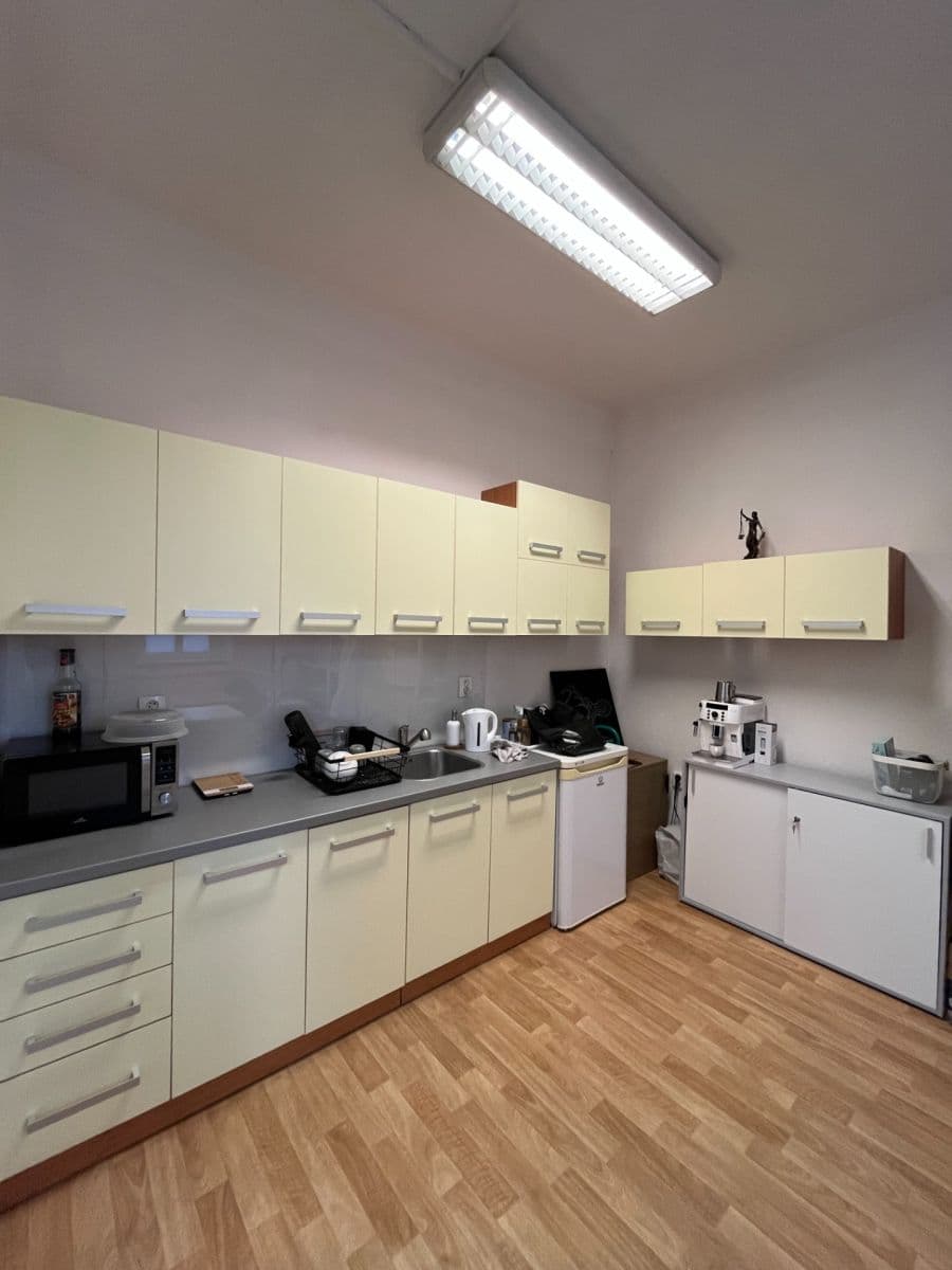 Pronájem kanceláře 22 m², Šantova, Olomouc, Olomoucký kraj Pronájem kanceláře 22 m², Šantova, Olomouc, Olomoucký kraj