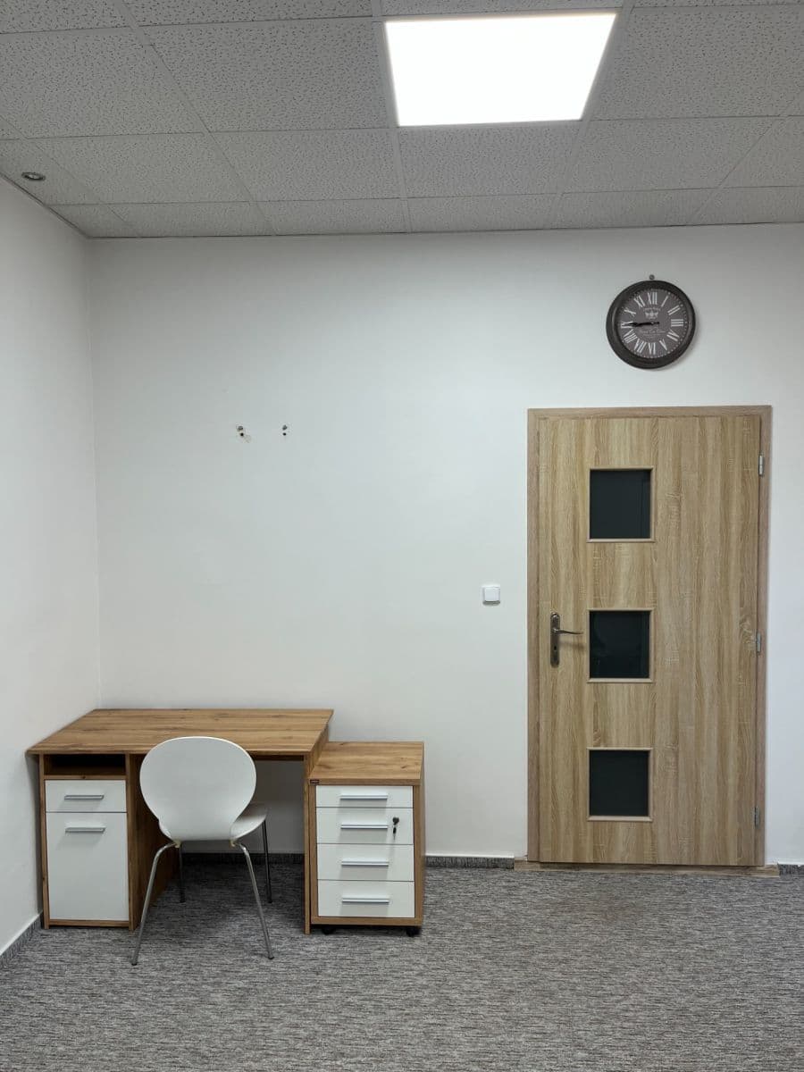 Pronájem kanceláře 22 m², Šantova, Olomouc, Olomoucký kraj Pronájem kanceláře 22 m², Šantova, Olomouc, Olomoucký kraj