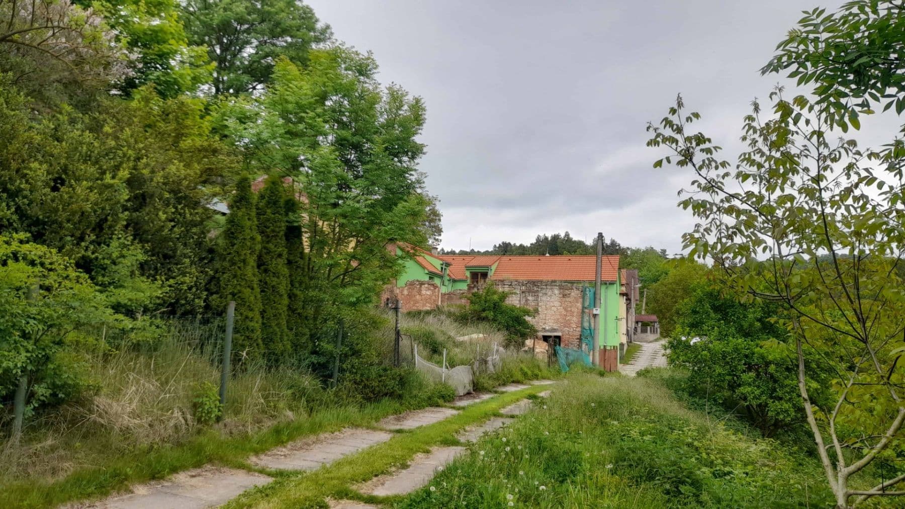 Prodej pozemku 227 m², Na Stráni, Krušovice, Středočeský kraj Prodej pozemku 227 m², Na Stráni, Krušovice, Středočeský kraj