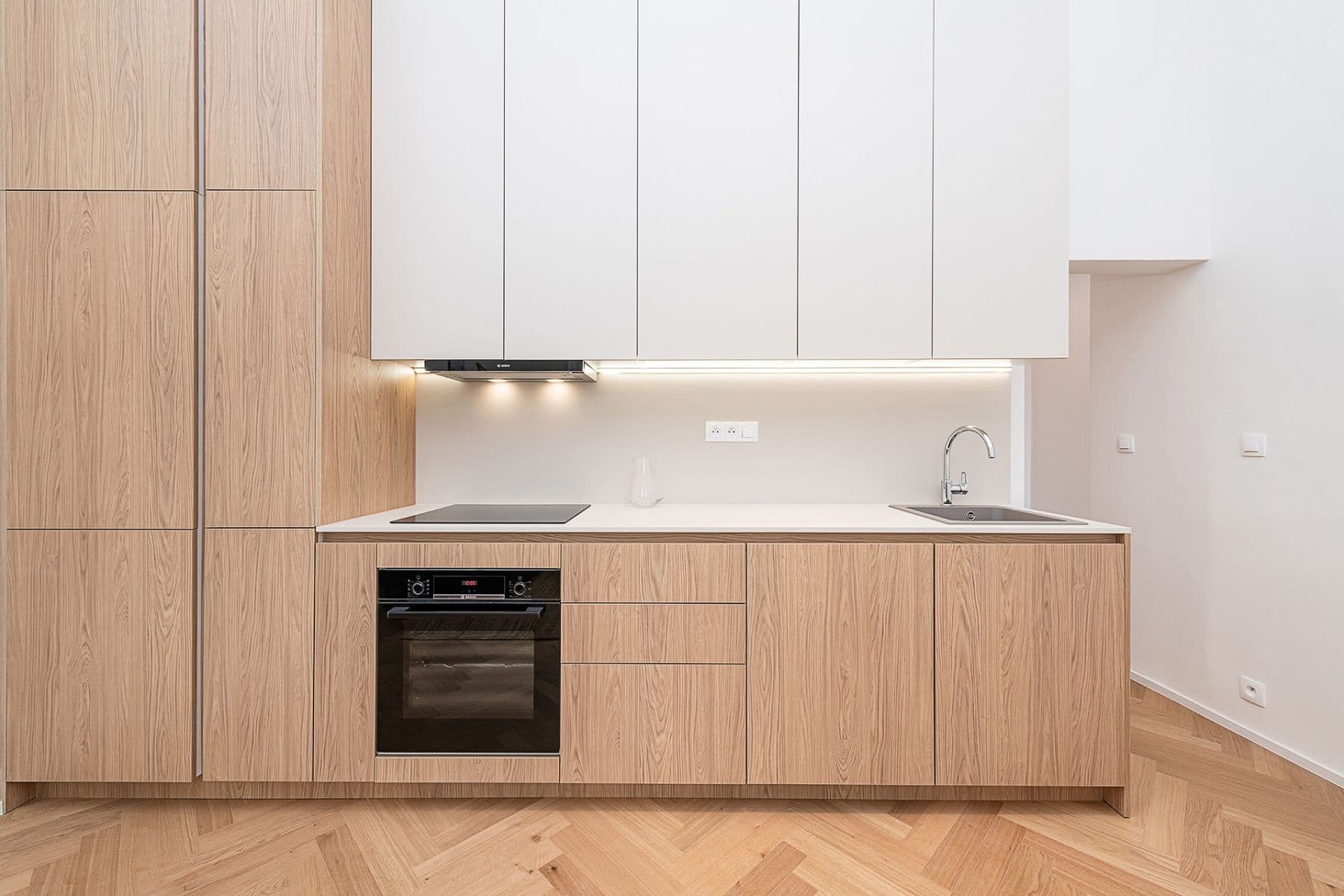 Prodej bytu 3+kk 85 m², Hořejší nábřeží, Praha, Praha Prodej bytu 3+kk 85 m², Hořejší nábřeží, Praha, Praha