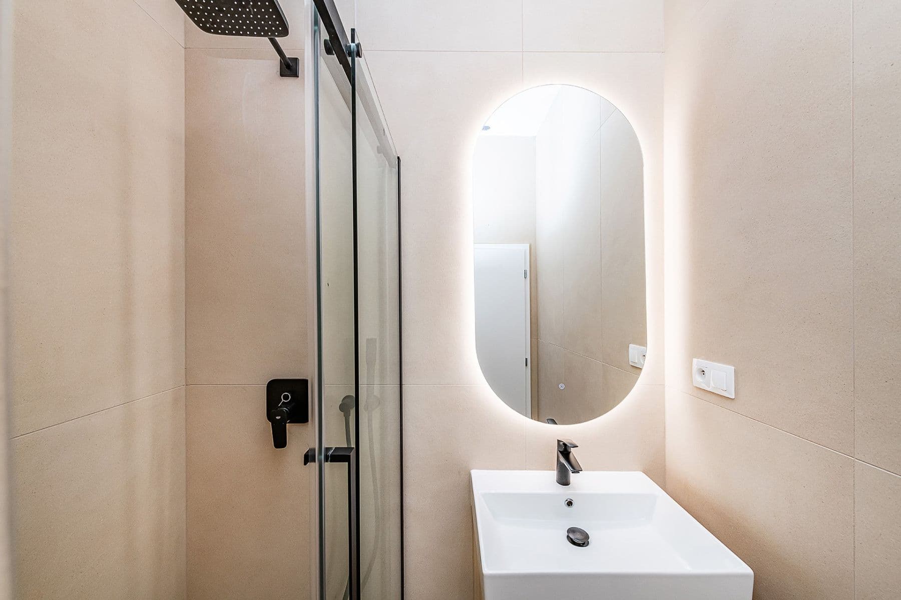 Prodej bytu 3+kk 85 m², Hořejší nábřeží, Praha, Praha Prodej bytu 3+kk 85 m², Hořejší nábřeží, Praha, Praha