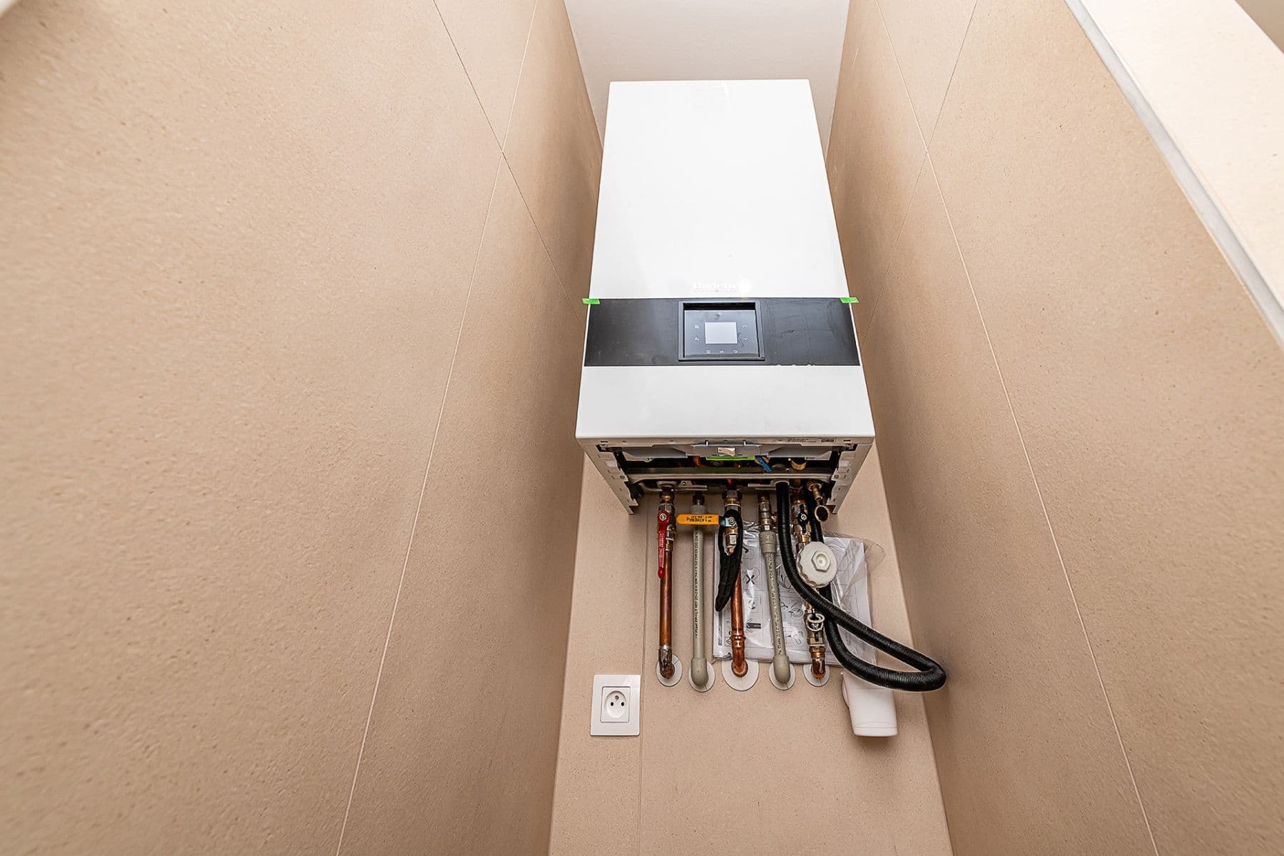 Prodej bytu 3+kk 85 m², Hořejší nábřeží, Praha, Praha Prodej bytu 3+kk 85 m², Hořejší nábřeží, Praha, Praha
