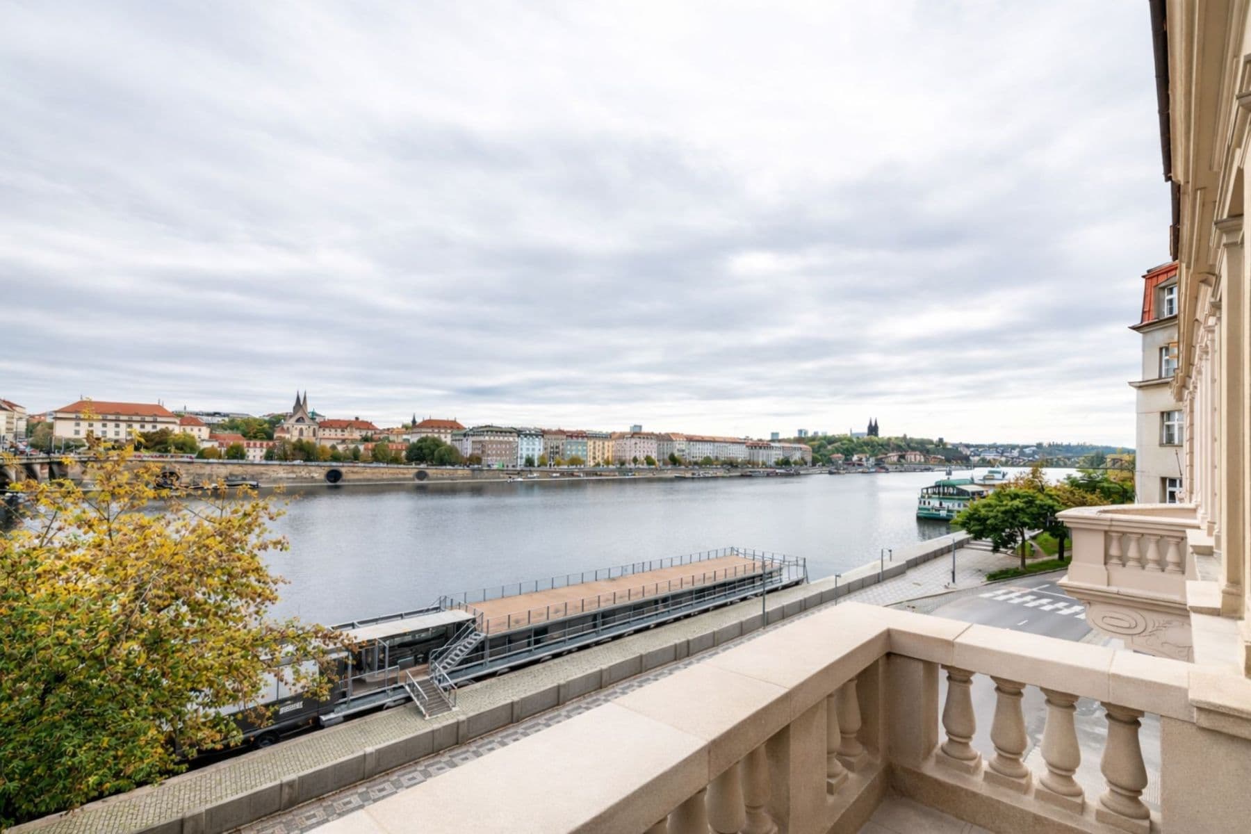 Prodej bytu 3+kk 85 m², Hořejší nábřeží, Praha, Praha Prodej bytu 3+kk 85 m², Hořejší nábřeží, Praha, Praha