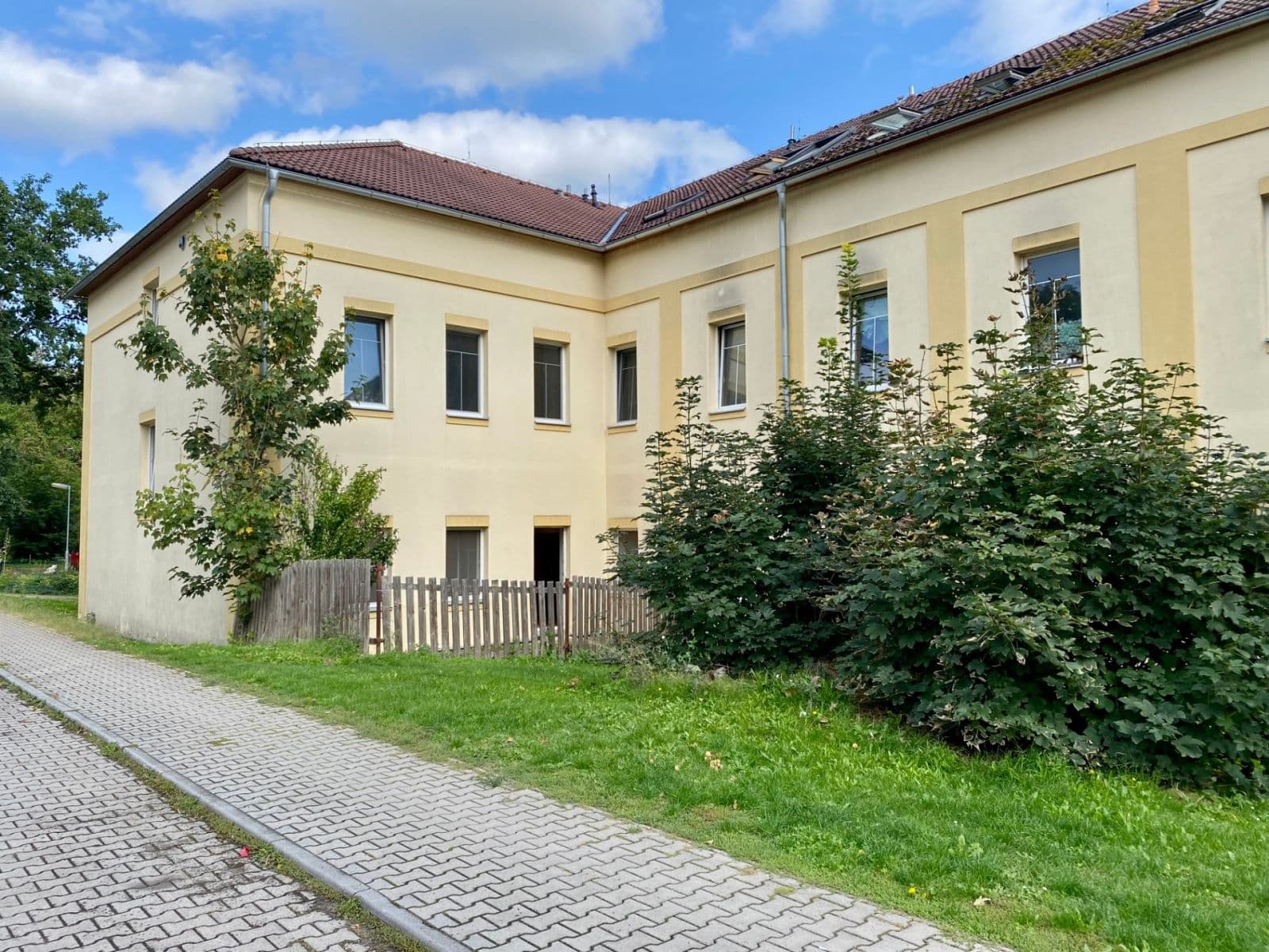 Prodej bytu 2+kk 60 m², Rakouská, Milovice, Středočeský kraj Prodej bytu 2+kk 60 m², Rakouská, Milovice, Středočeský kraj