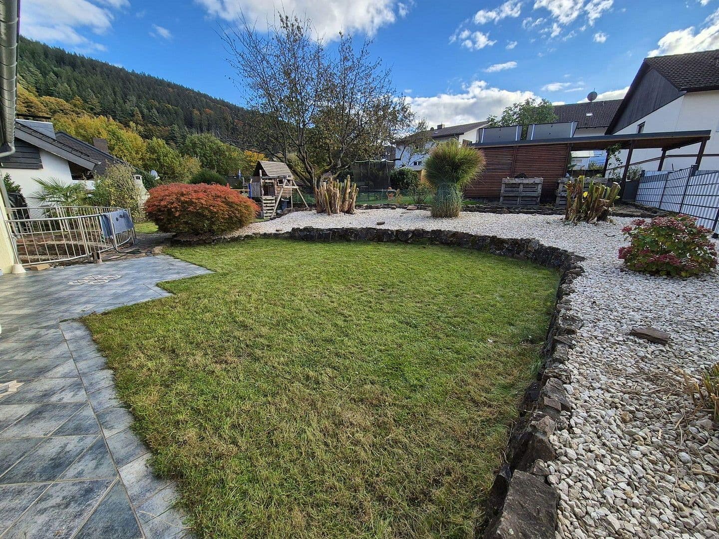 Prodej domu 260 m², pozemek 545 m², Hirschhorn, Hessen Prodej domu 260 m², pozemek 545 m², Hirschhorn, Hessen