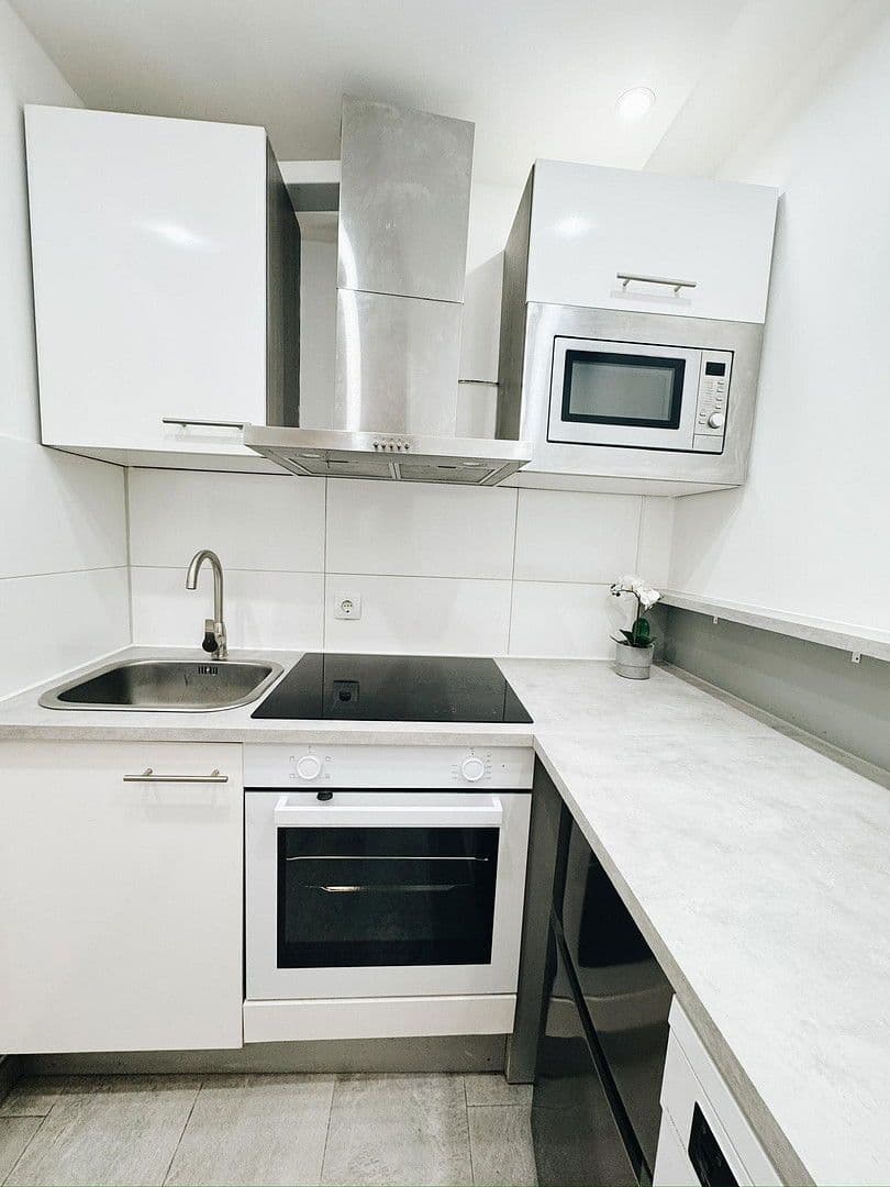 Pronájem bytu  55 m², Landshuter Alle 79, München, Bavorsko Pronájem bytu  55 m², Landshuter Alle 79, München, Bavorsko