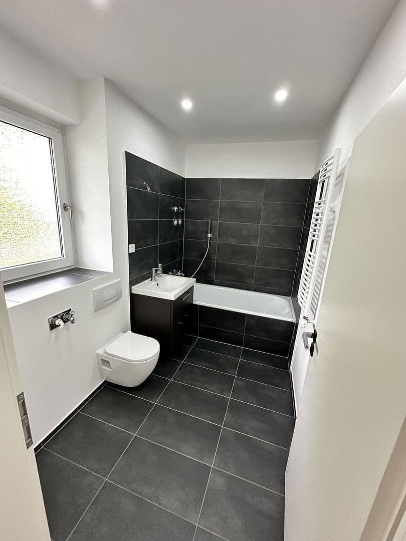 Prodej bytu 6+1 117 m², Streitstraße 43, Berlin, Berlín Prodej bytu 6+1 117 m², Streitstraße 43, Berlin, Berlín