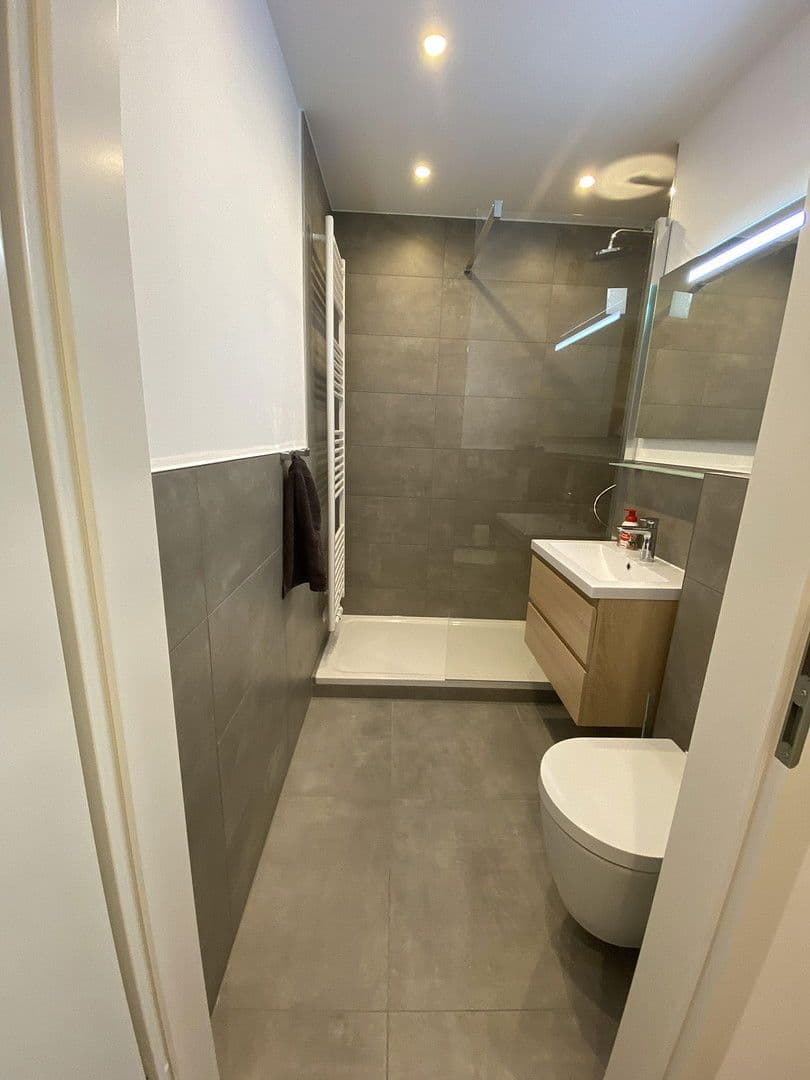 Prodej bytu 1+1 32 m², Mittlerer Hasenpfad 39, Frankfurt am Main, Hessen Prodej bytu 1+1 32 m², Mittlerer Hasenpfad 39, Frankfurt am Main, Hessen