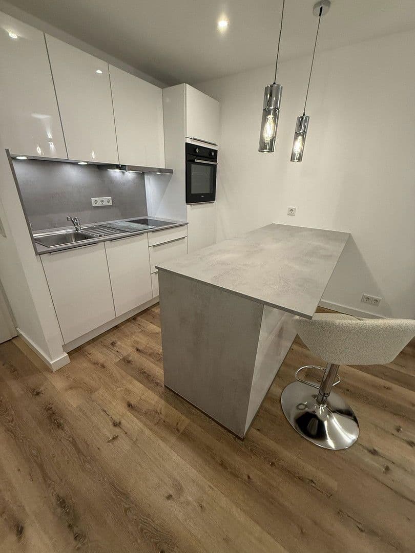 Prodej bytu 1+1 32 m², Mittlerer Hasenpfad 39, Frankfurt am Main, Hessen Prodej bytu 1+1 32 m², Mittlerer Hasenpfad 39, Frankfurt am Main, Hessen