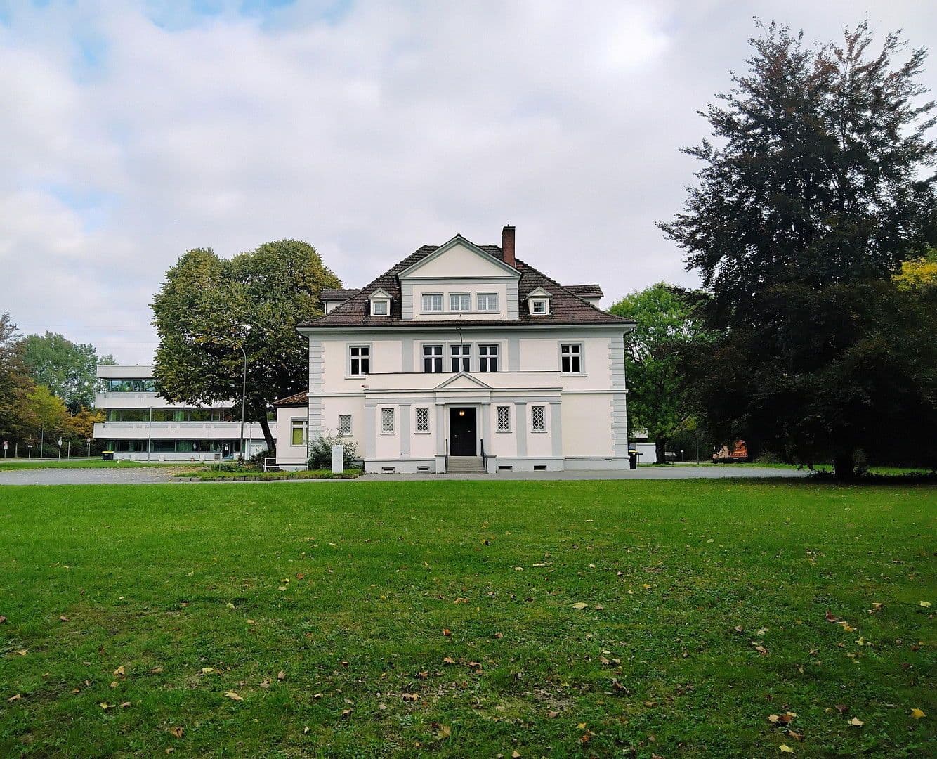 Prodej domu 710 m², pozemek 3.114 m², Peter-Neuber-Allee 3, Neunkirchen, Země Sársko Prodej domu 710 m², pozemek 3.114 m², Peter-Neuber-Allee 3, Neunkirchen, Země Sársko