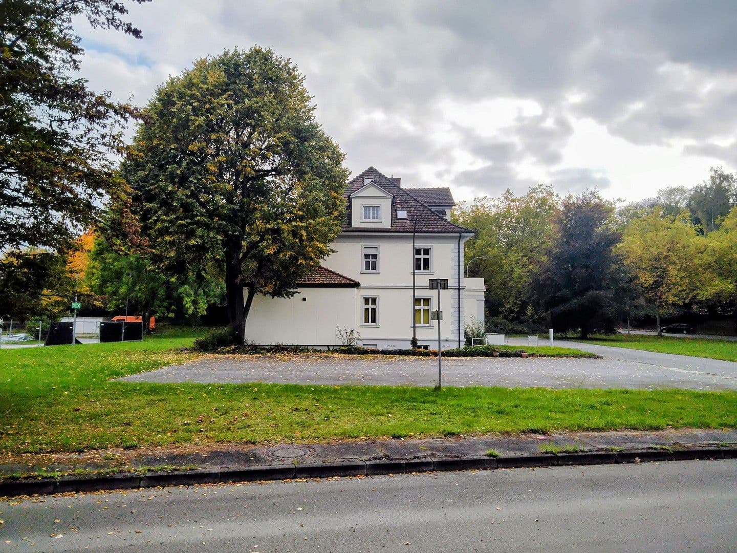 Prodej domu 710 m², pozemek 3.114 m², Peter-Neuber-Allee 3, Neunkirchen, Země Sársko Prodej domu 710 m², pozemek 3.114 m², Peter-Neuber-Allee 3, Neunkirchen, Země Sársko