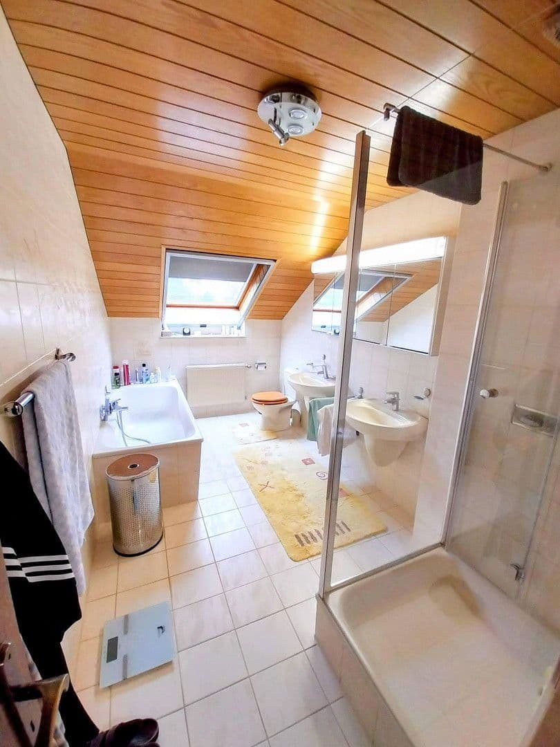 Prodej domu 270 m², pozemek 4.756 m², Isenstedter Strasse 154, Espelkamp, Severní Porýní-Vestfálsko Prodej domu 270 m², pozemek 4.756 m², Isenstedter Strasse 154, Espelkamp, Severní Porýní-Vestfálsko