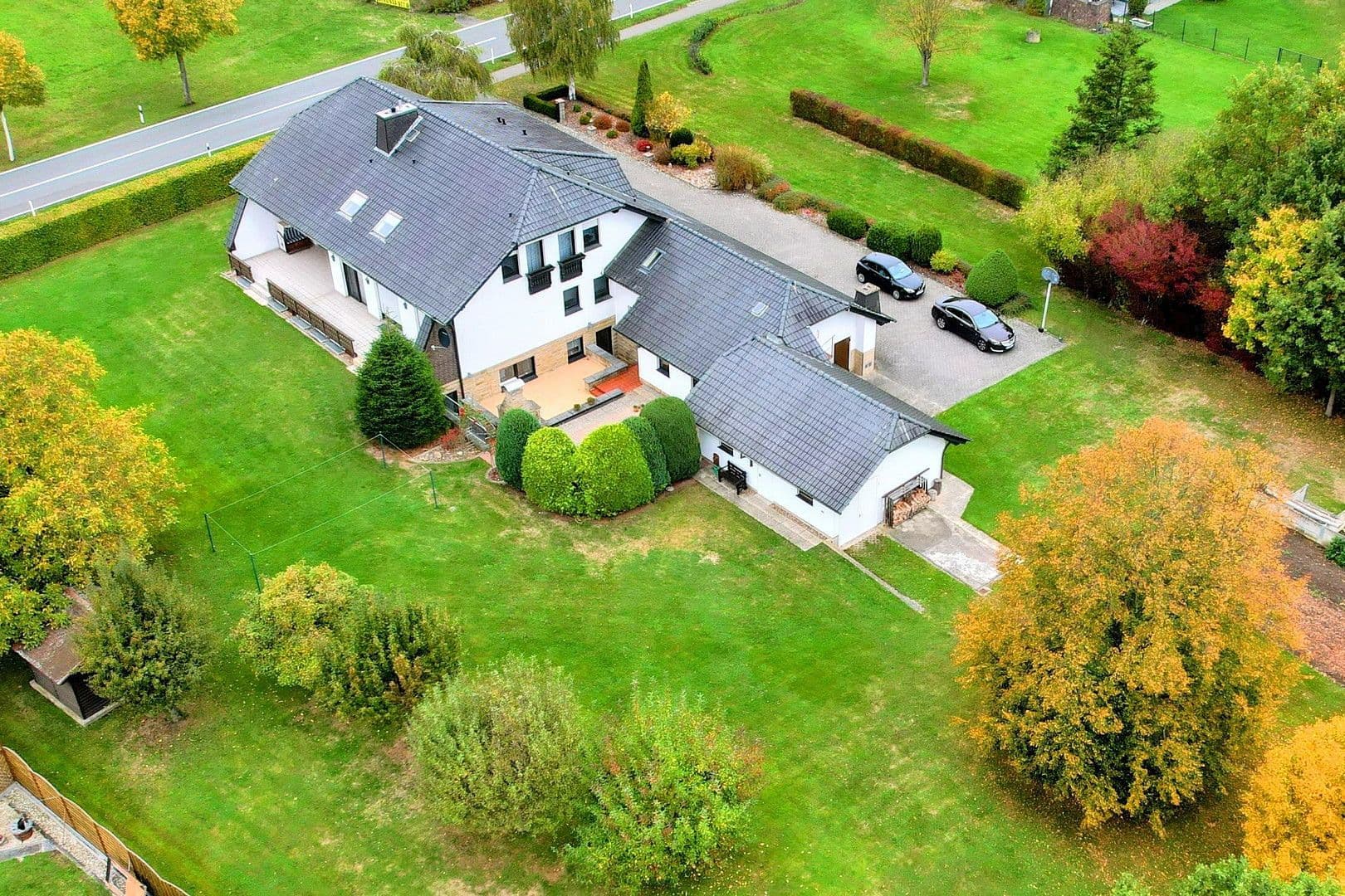 Prodej domu 270 m², pozemek 4.756 m², Isenstedter Strasse 154, Espelkamp, Severní Porýní-Vestfálsko Prodej domu 270 m², pozemek 4.756 m², Isenstedter Strasse 154, Espelkamp, Severní Porýní-Vestfálsko
