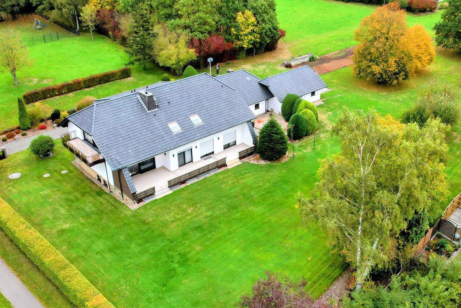 Prodej domu 270 m², pozemek 4.756 m², Isenstedter Strasse 154, Espelkamp, Severní Porýní-Vestfálsko Prodej domu 270 m², pozemek 4.756 m², Isenstedter Strasse 154, Espelkamp, Severní Porýní-Vestfálsko