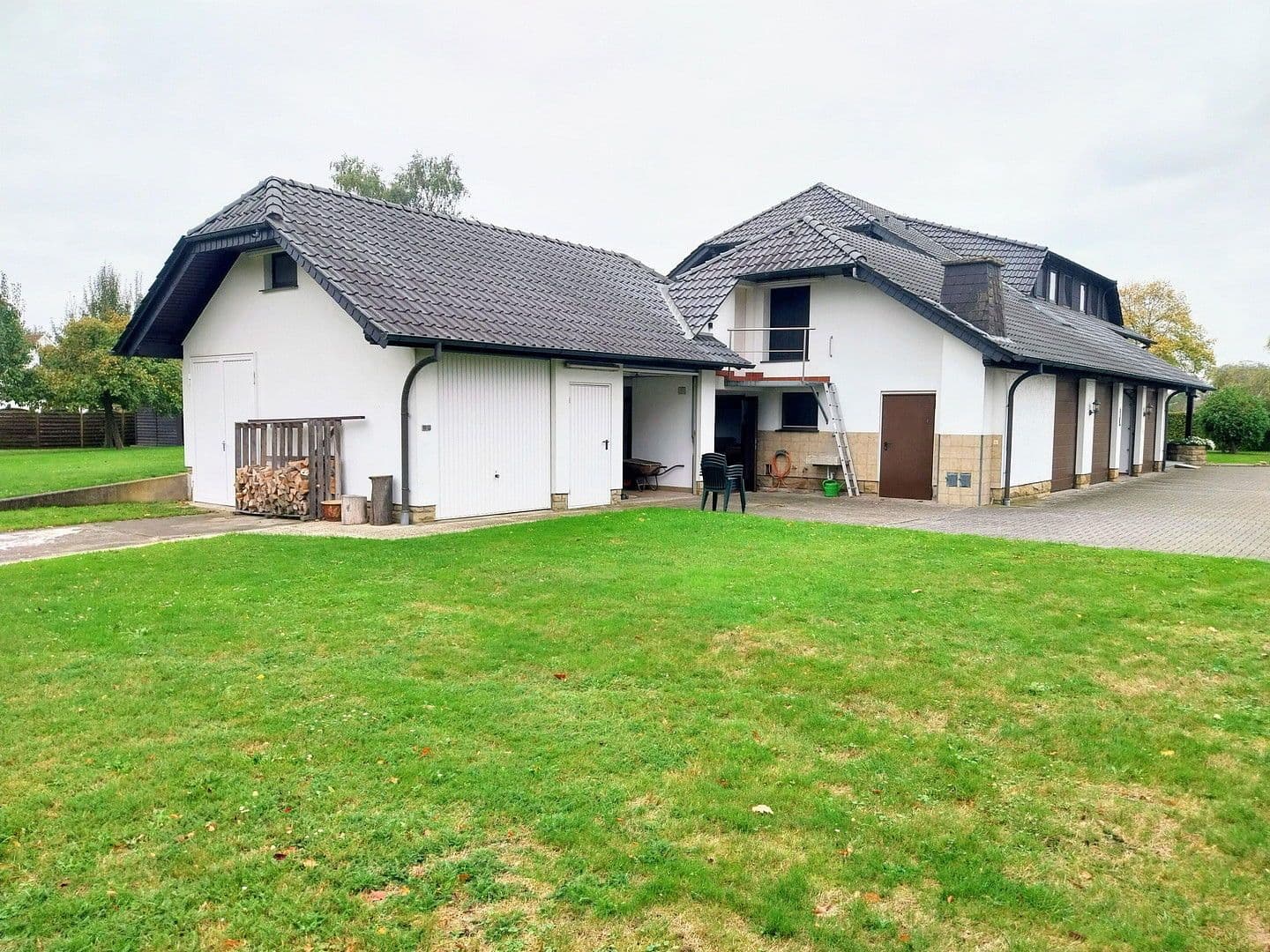 Prodej domu 270 m², pozemek 4.756 m², Isenstedter Strasse 154, Espelkamp, Severní Porýní-Vestfálsko Prodej domu 270 m², pozemek 4.756 m², Isenstedter Strasse 154, Espelkamp, Severní Porýní-Vestfálsko