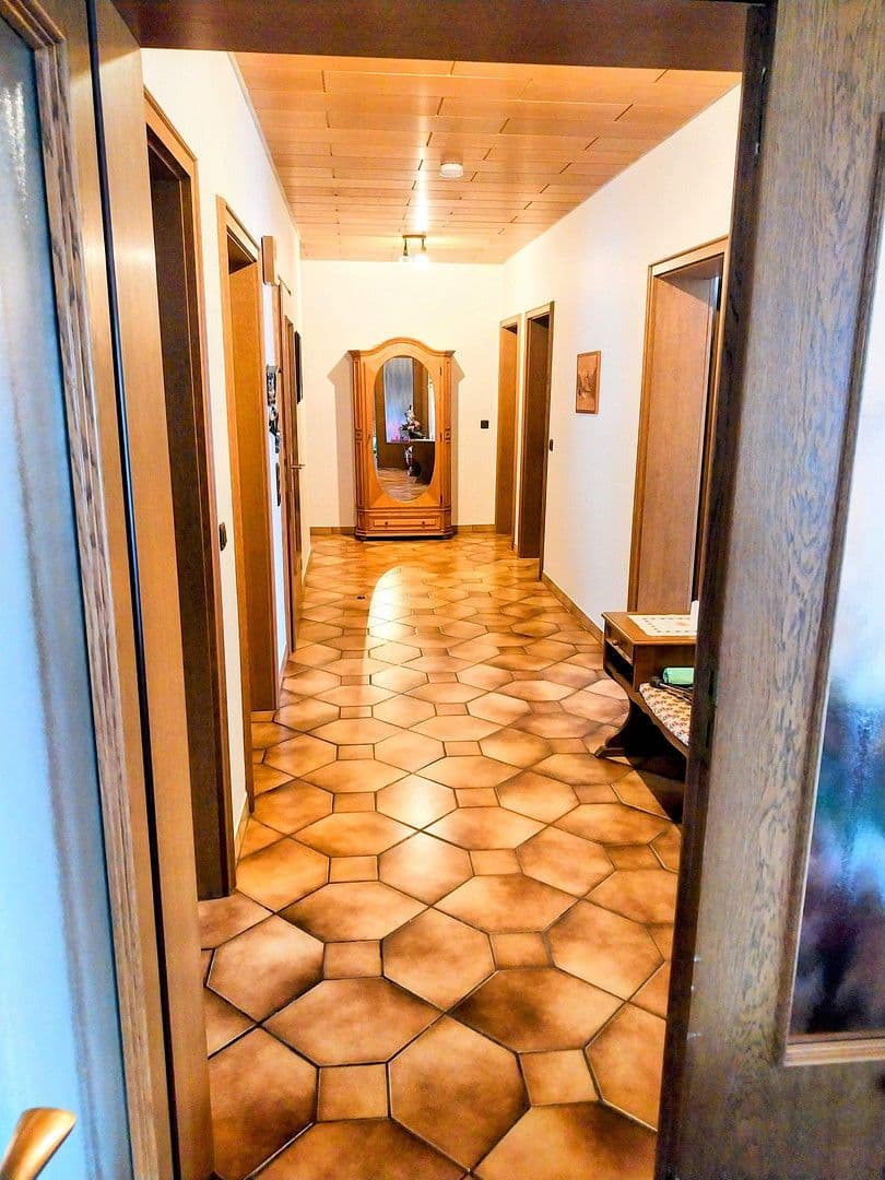 Prodej domu 270 m², pozemek 4.756 m², Isenstedter Strasse 154, Espelkamp, Severní Porýní-Vestfálsko Prodej domu 270 m², pozemek 4.756 m², Isenstedter Strasse 154, Espelkamp, Severní Porýní-Vestfálsko