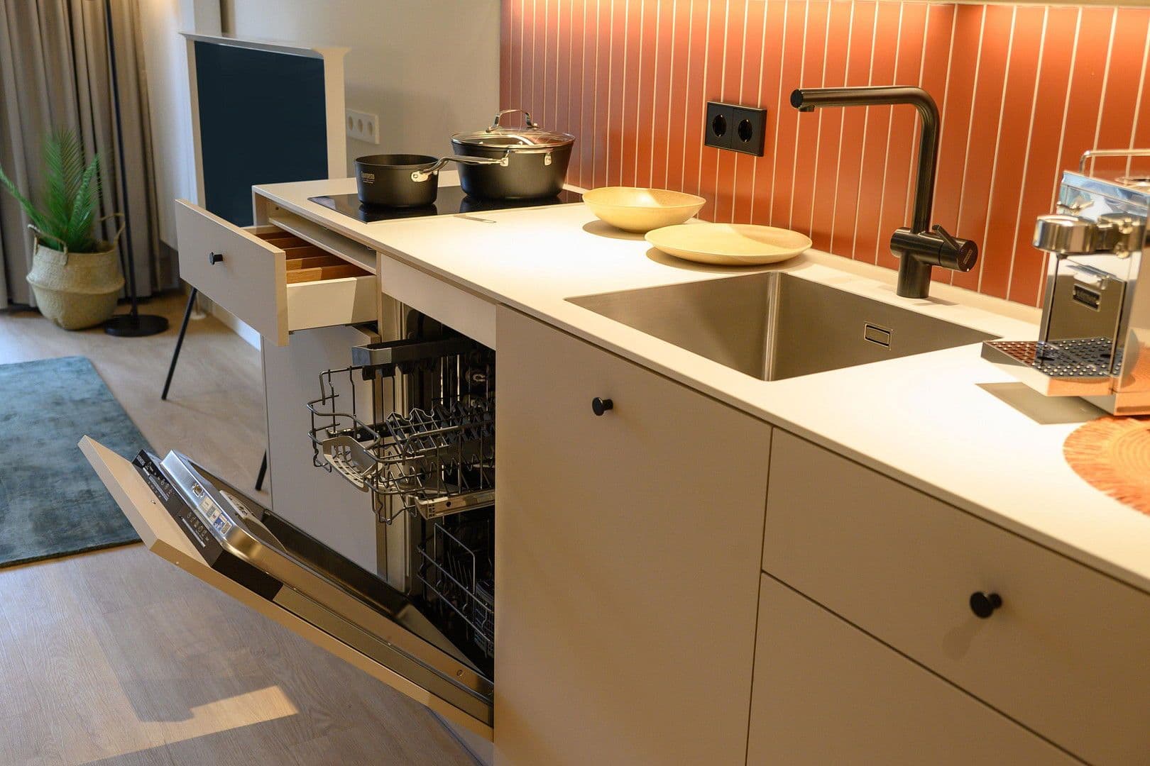 Pronájem bytu 1+1 44 m², Von-Kahr-Straße 87, München, Bavorsko Pronájem bytu 1+1 44 m², Von-Kahr-Straße 87, München, Bavorsko