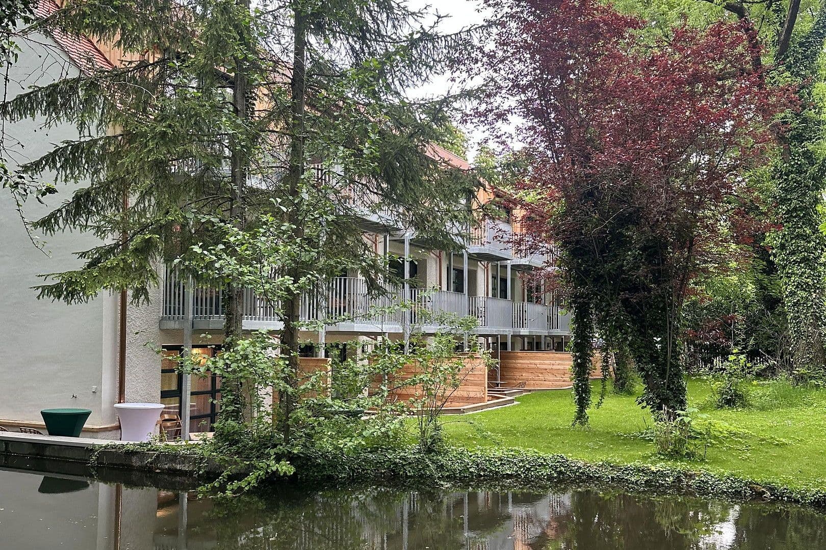 Pronájem bytu 1+1 44 m², Von-Kahr-Straße 87, München, Bavorsko Pronájem bytu 1+1 44 m², Von-Kahr-Straße 87, München, Bavorsko