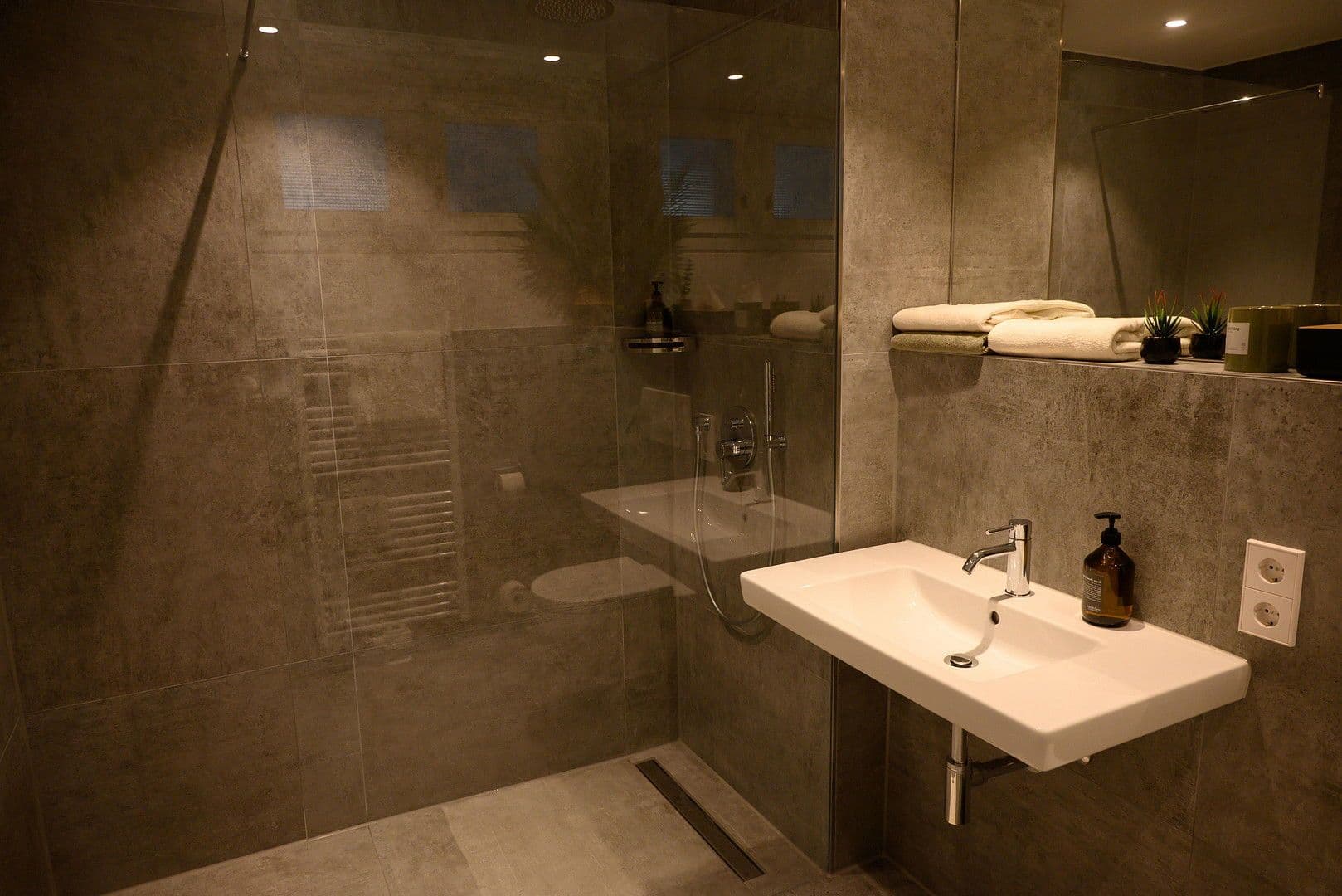 Pronájem bytu 1+1 44 m², Von-Kahr-Straße 87, München, Bavorsko Pronájem bytu 1+1 44 m², Von-Kahr-Straße 87, München, Bavorsko