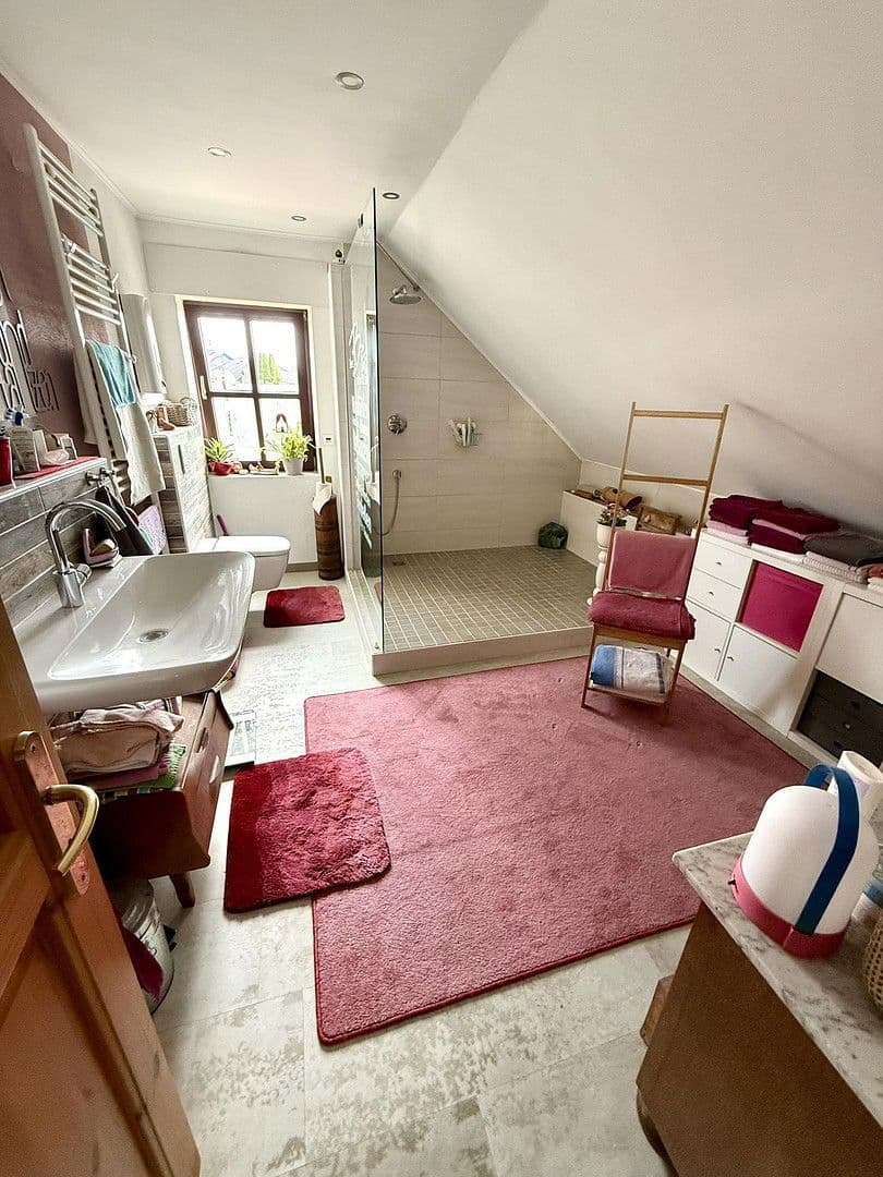 Prodej domu 135 m², pozemek 698 m², Bendorf, Porýní-Falc Prodej domu 135 m², pozemek 698 m², Bendorf, Porýní-Falc