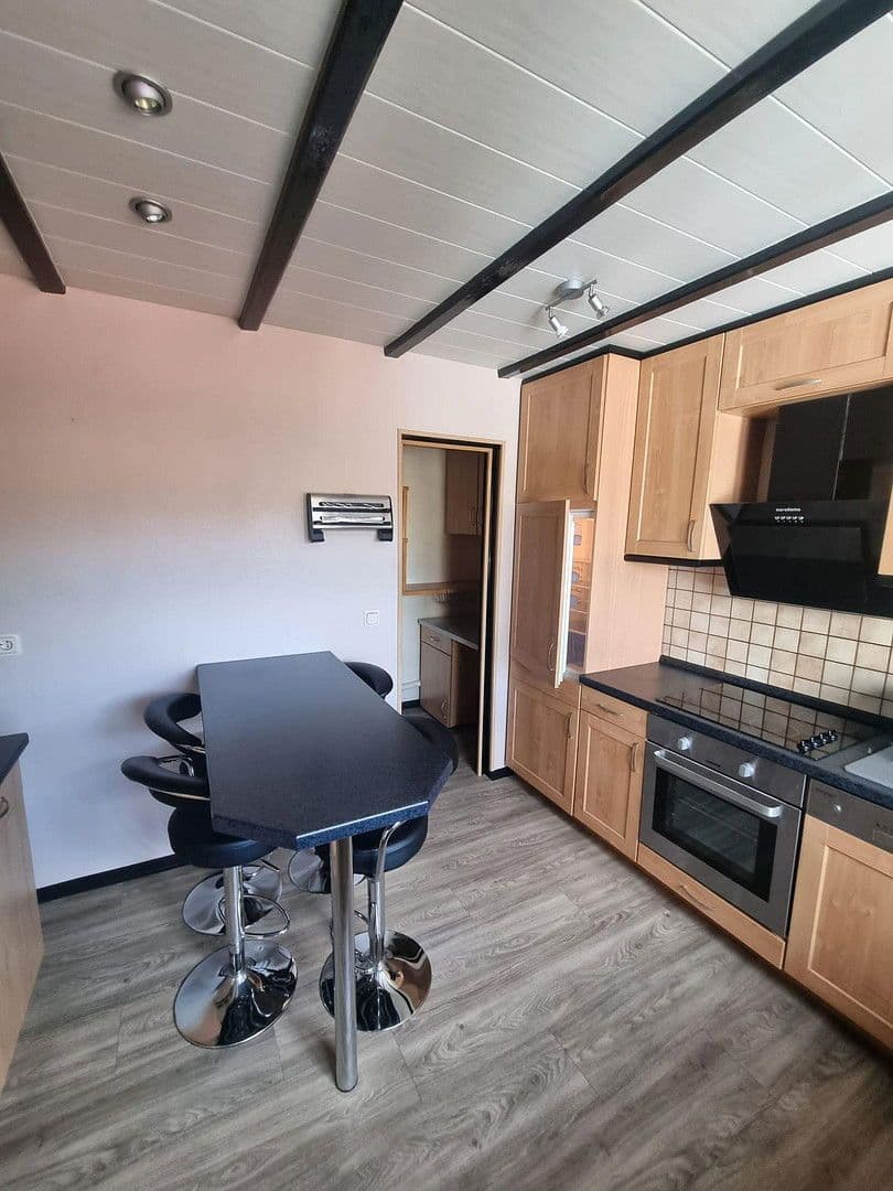 Prodej domu 249 m², pozemek 550 m², Bergstraße 14, Herrstein, Porýní-Falc Prodej domu 249 m², pozemek 550 m², Bergstraße 14, Herrstein, Porýní-Falc