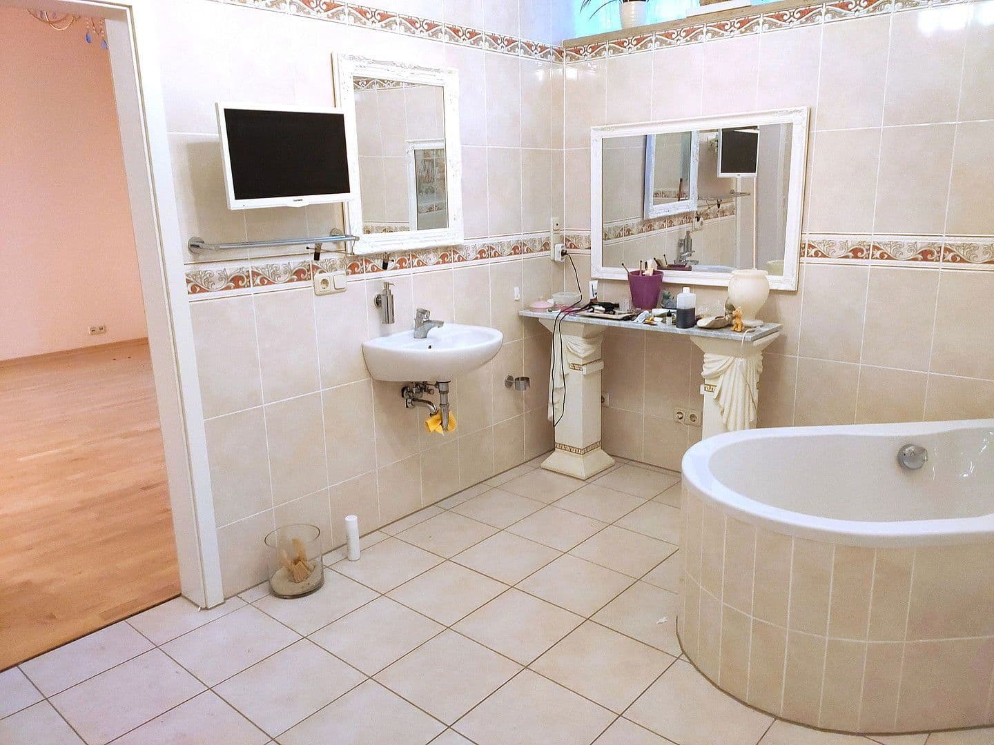 Prodej kanceláře 260 m², München, Bavorsko Prodej kanceláře 260 m², München, Bavorsko