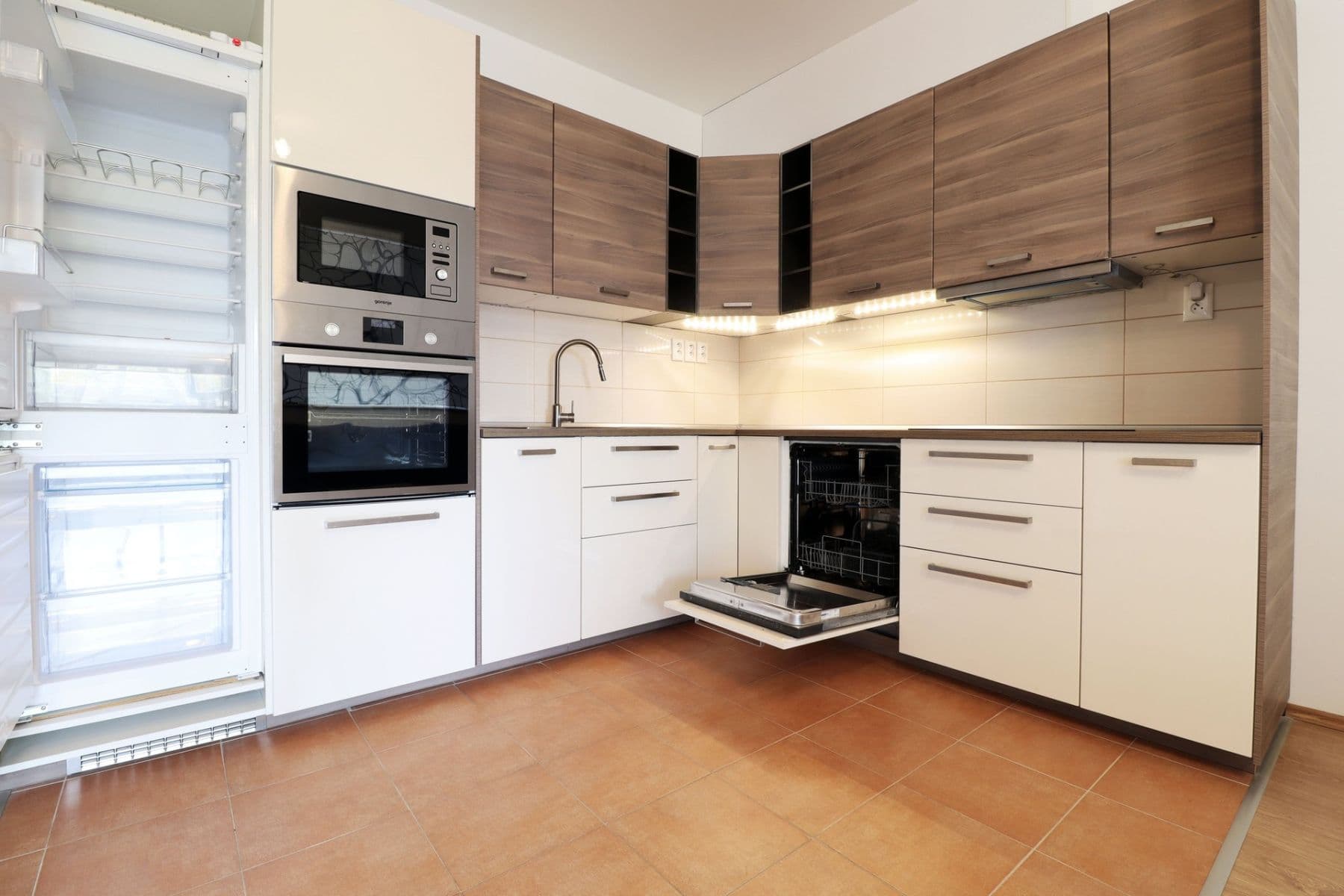 Pronájem bytu 1+kk 56 m², Březenská, Praha, Praha Pronájem bytu 1+kk 56 m², Březenská, Praha, Praha