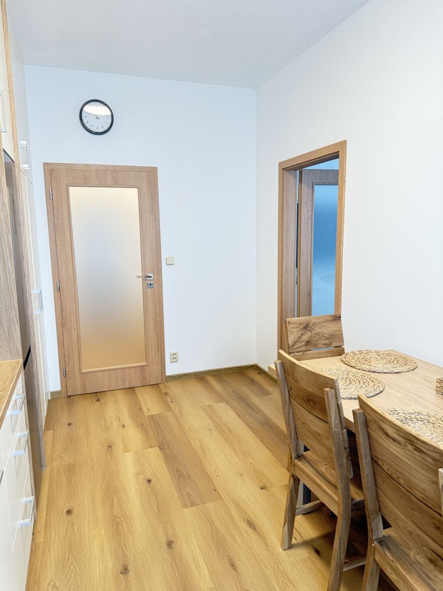 Pronájem bytu 40 m², Zbraslavská, Praha, Praha Pronájem bytu 40 m², Zbraslavská, Praha, Praha