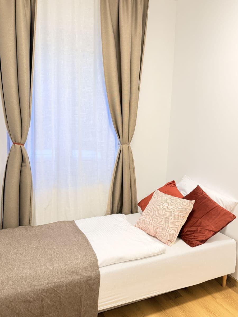 Pronájem bytu 43 m², Zbraslavská, Praha, Praha Pronájem bytu 43 m², Zbraslavská, Praha, Praha