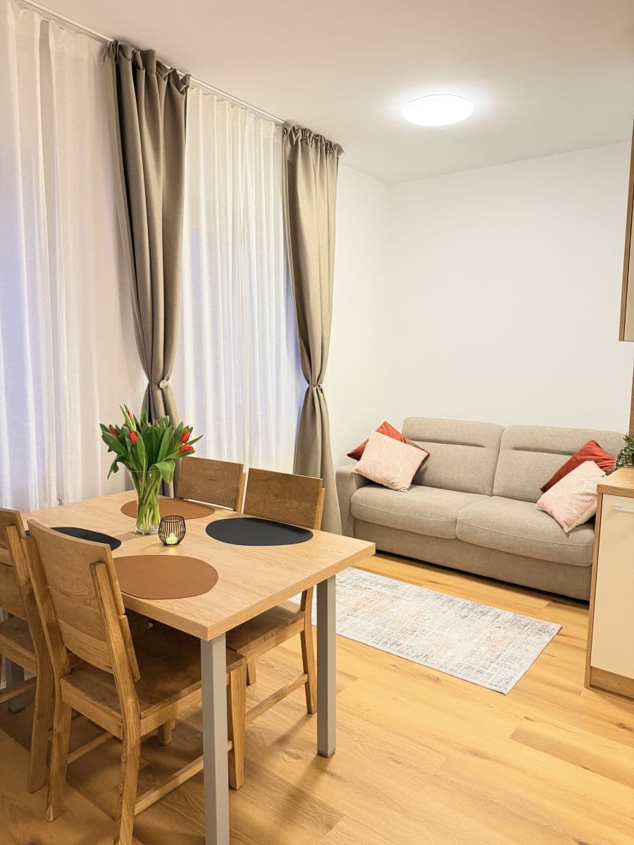 Pronájem bytu 43 m², Zbraslavská, Praha, Praha Pronájem bytu 43 m², Zbraslavská, Praha, Praha