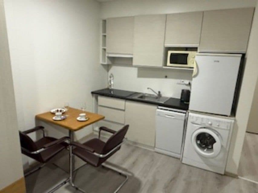 Pronájem bytu 1+kk 35 m², Jeremiášova, Praha, Praha Pronájem bytu 1+kk 35 m², Jeremiášova, Praha, Praha