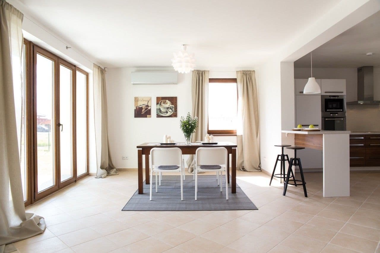 Pronájem domu 180 m², pozemek 439 m², Nad Rybníkem, Unhošť, Středočeský kraj Pronájem domu 180 m², pozemek 439 m², Nad Rybníkem, Unhošť, Středočeský kraj