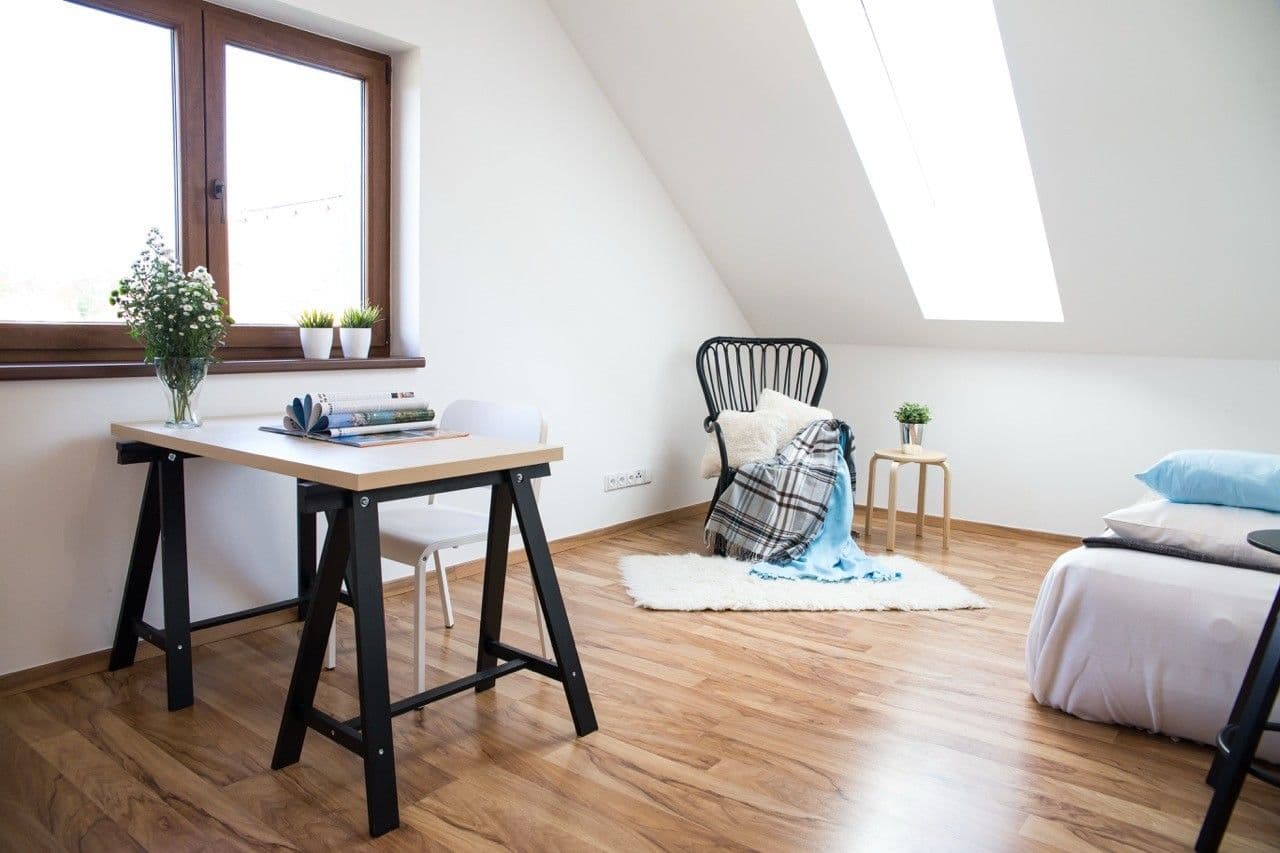 Pronájem domu 180 m², pozemek 439 m², Nad Rybníkem, Unhošť, Středočeský kraj Pronájem domu 180 m², pozemek 439 m², Nad Rybníkem, Unhošť, Středočeský kraj