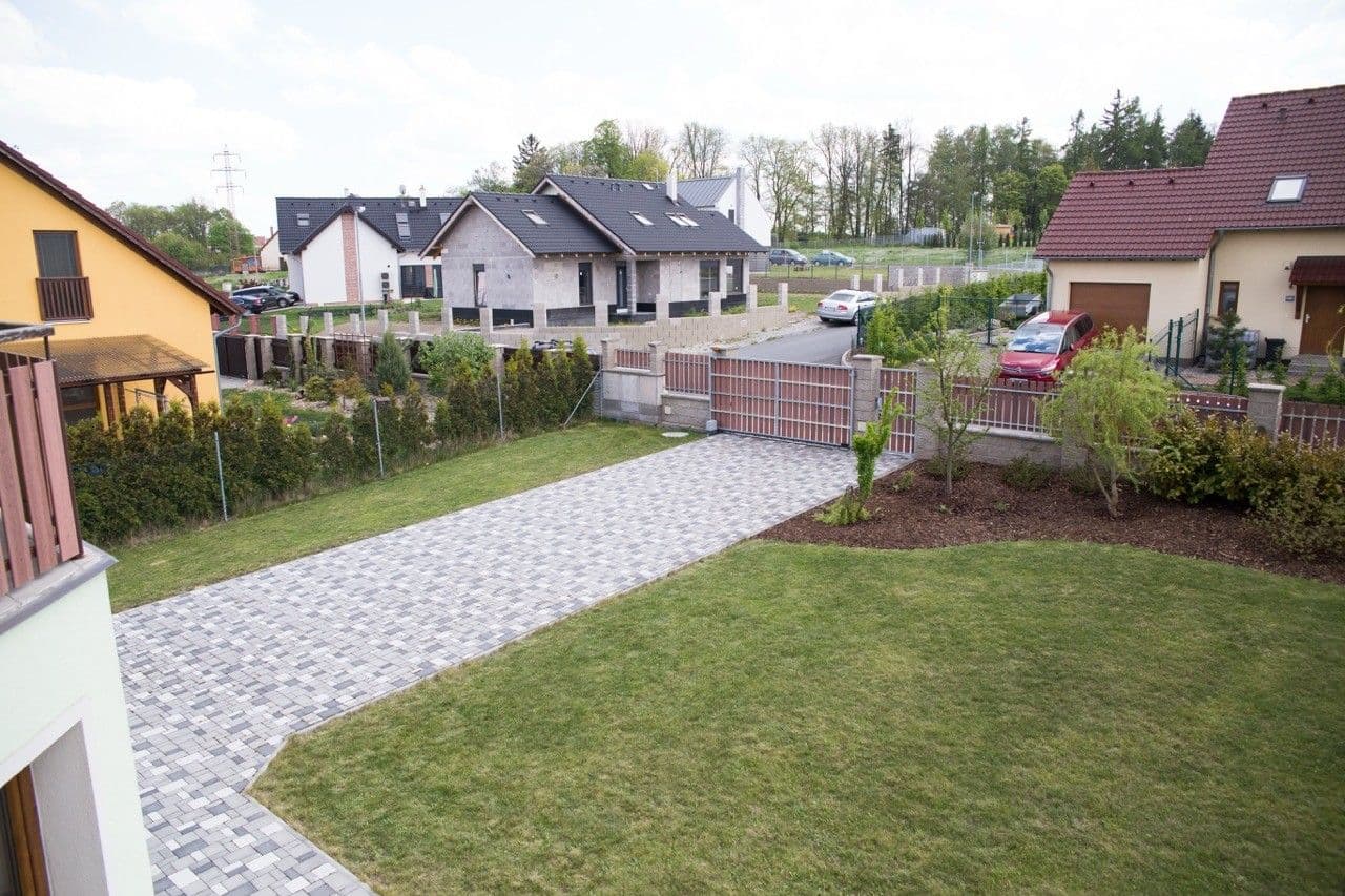 Pronájem domu 180 m², pozemek 439 m², Nad Rybníkem, Unhošť, Středočeský kraj Pronájem domu 180 m², pozemek 439 m², Nad Rybníkem, Unhošť, Středočeský kraj