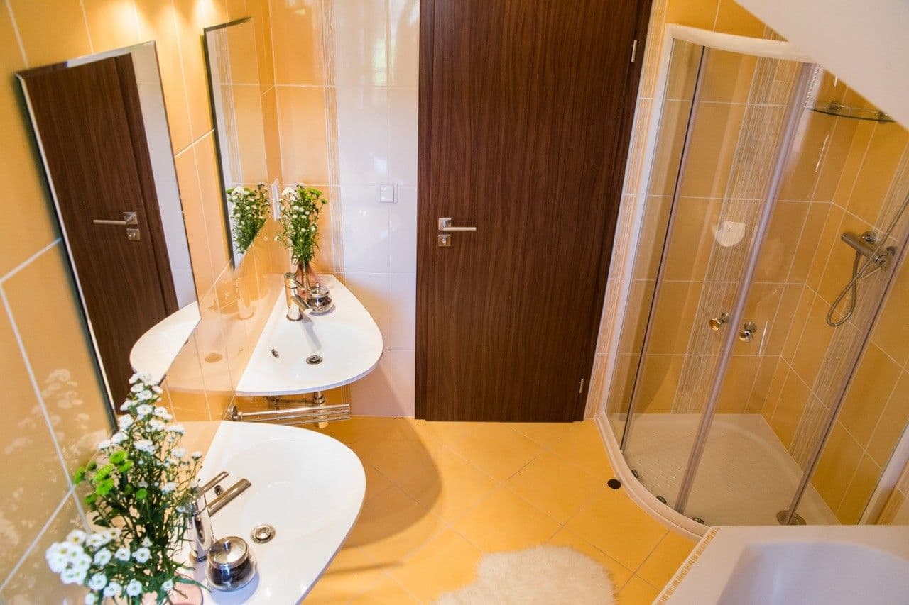 Pronájem domu 180 m², pozemek 439 m², Nad Rybníkem, Unhošť, Středočeský kraj Pronájem domu 180 m², pozemek 439 m², Nad Rybníkem, Unhošť, Středočeský kraj