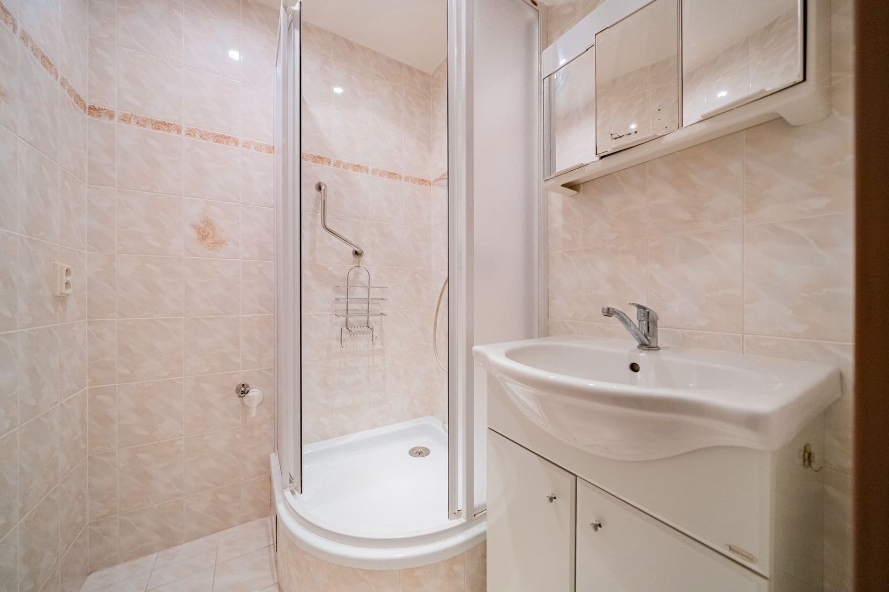 Pronájem bytu 1+1 44 m², V Podluží, Praha, Praha Pronájem bytu 1+1 44 m², V Podluží, Praha, Praha