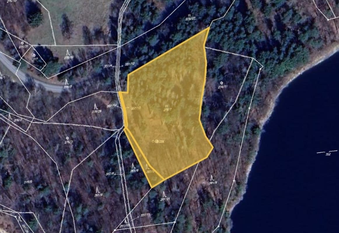 Prodej pozemku 5.200 m², Chlum-Korouhvice, Kraj Vysočina Prodej pozemku 5.200 m², Chlum-Korouhvice, Kraj Vysočina