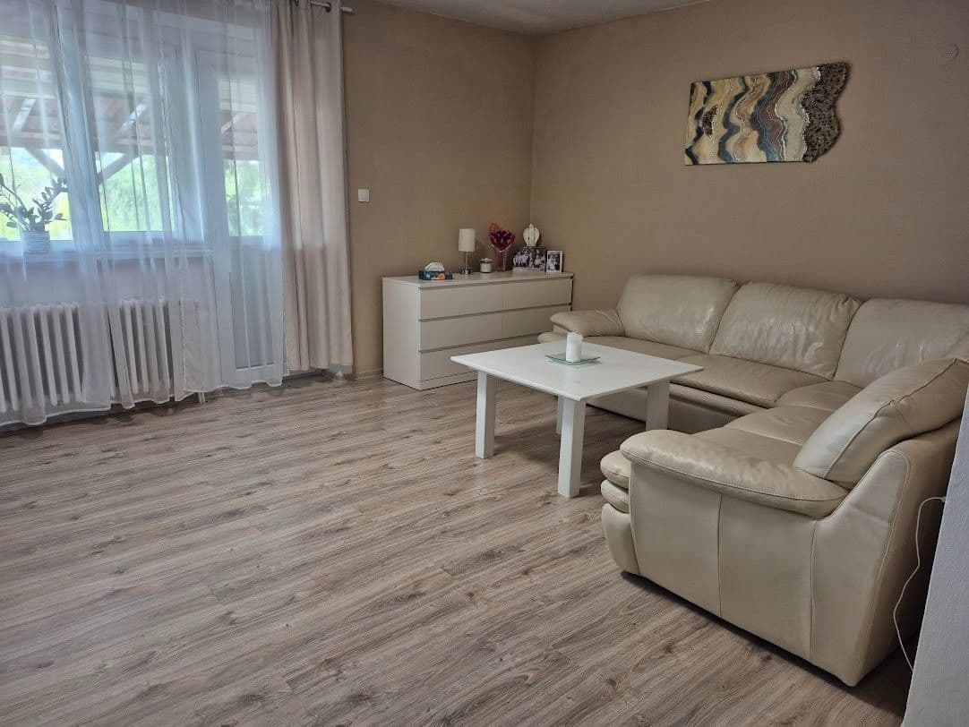Prodej domu 320 m², pozemek 1.303 m², Ňárad, Trnavský kraj Prodej domu 320 m², pozemek 1.303 m², Ňárad, Trnavský kraj